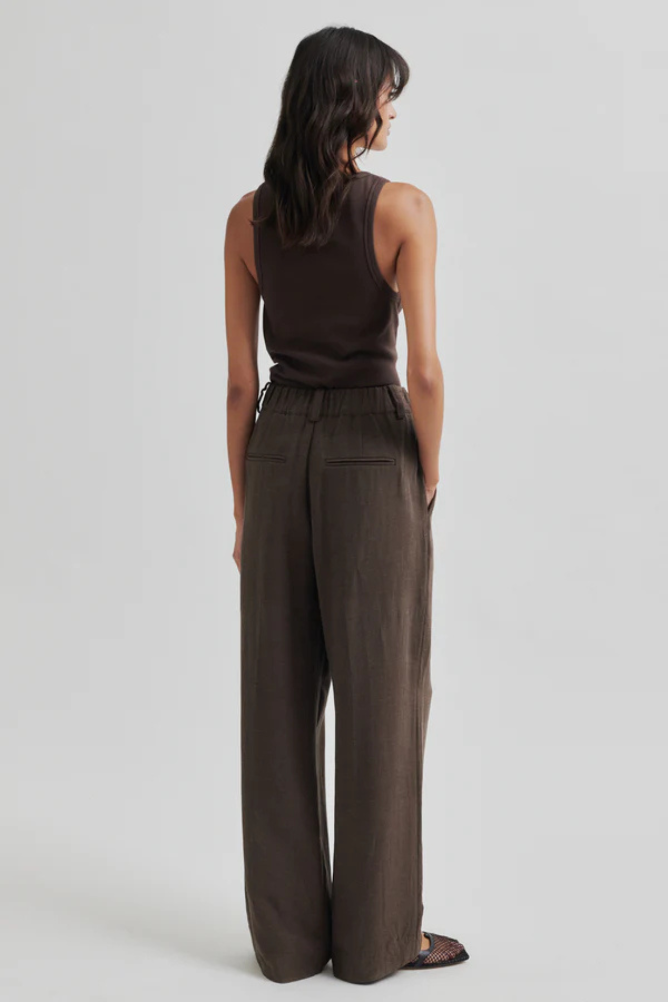 GELINA TANK TOP - CHOCOLATE BROWN