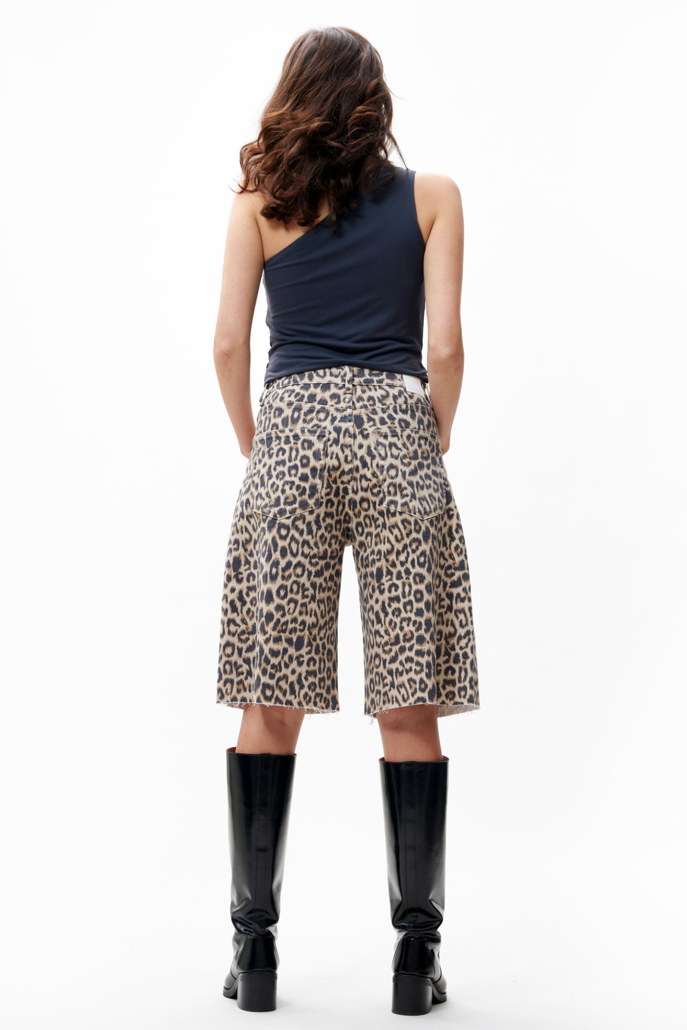 LOOSE FIT LEOPARD SHORT - GREY MORN