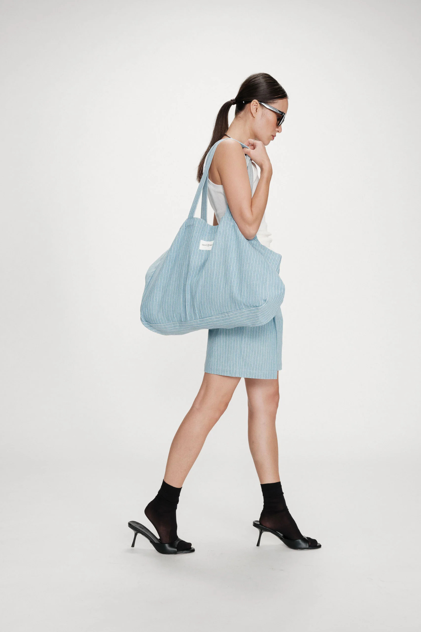 VACATION TOTE BAG - STRIPED BLUE