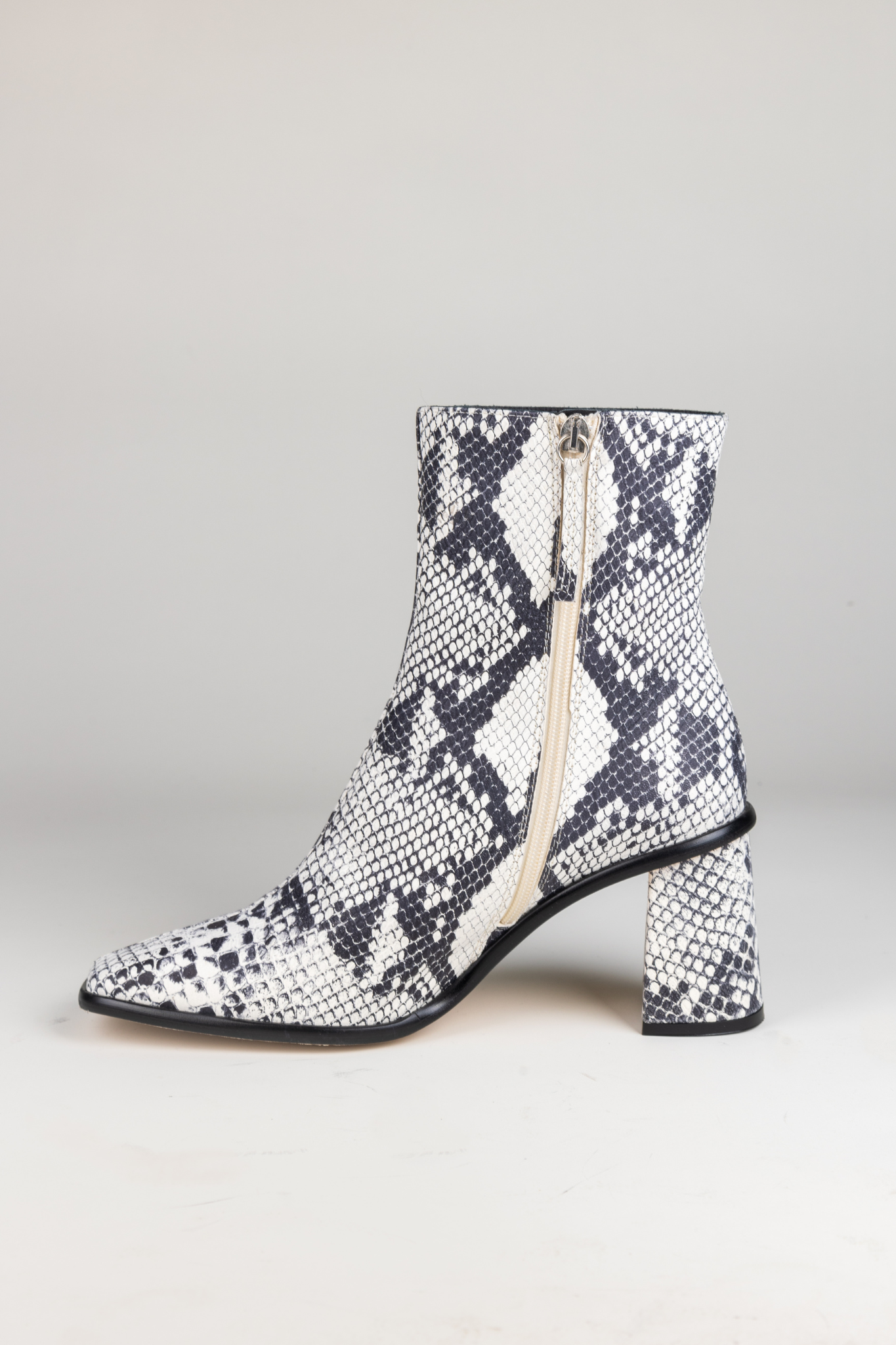 WEST INDO ANKLE BOOTS - GREY