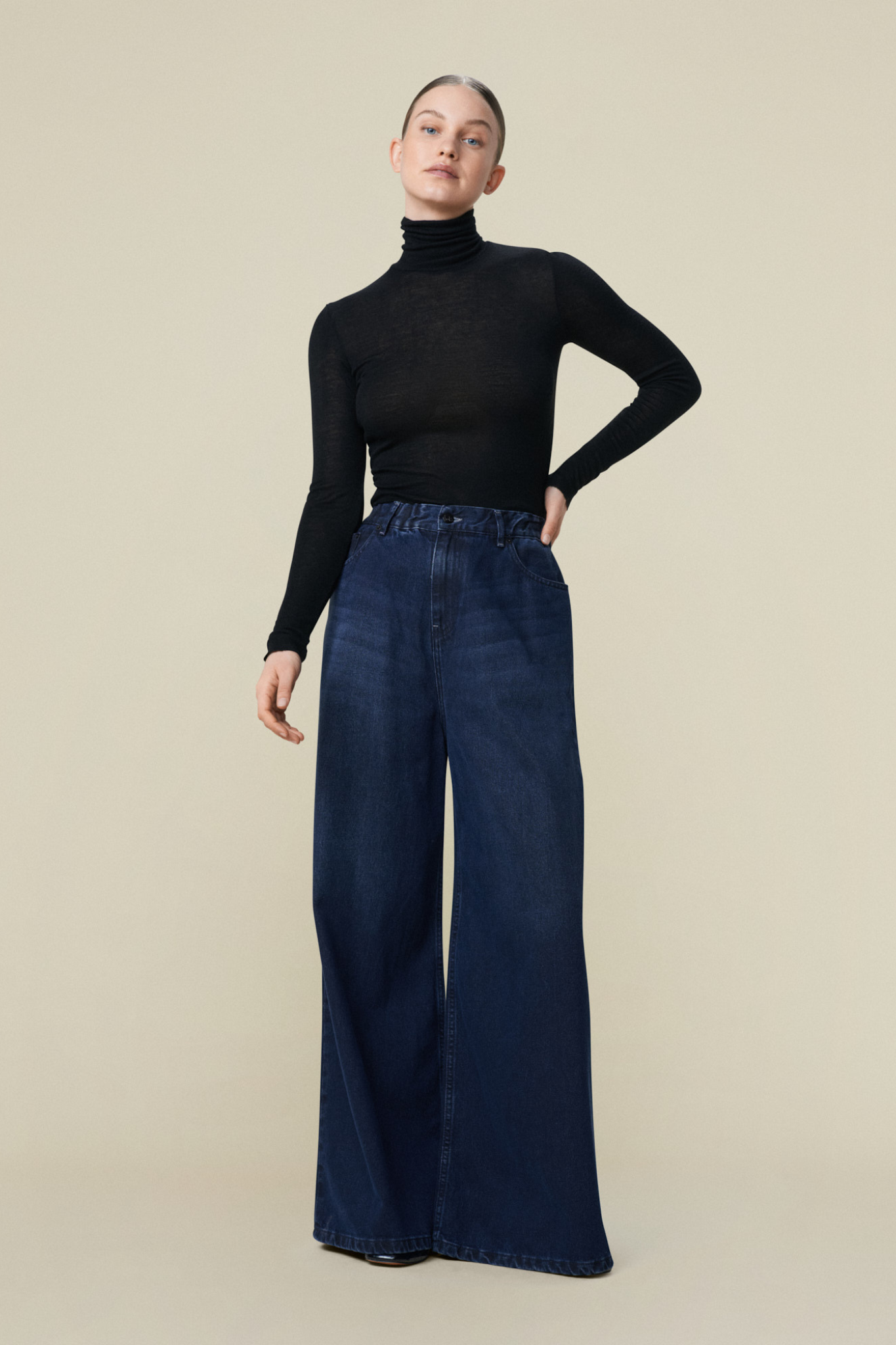 PALOMA JEANSS- BLUE BLACK WHISKERS