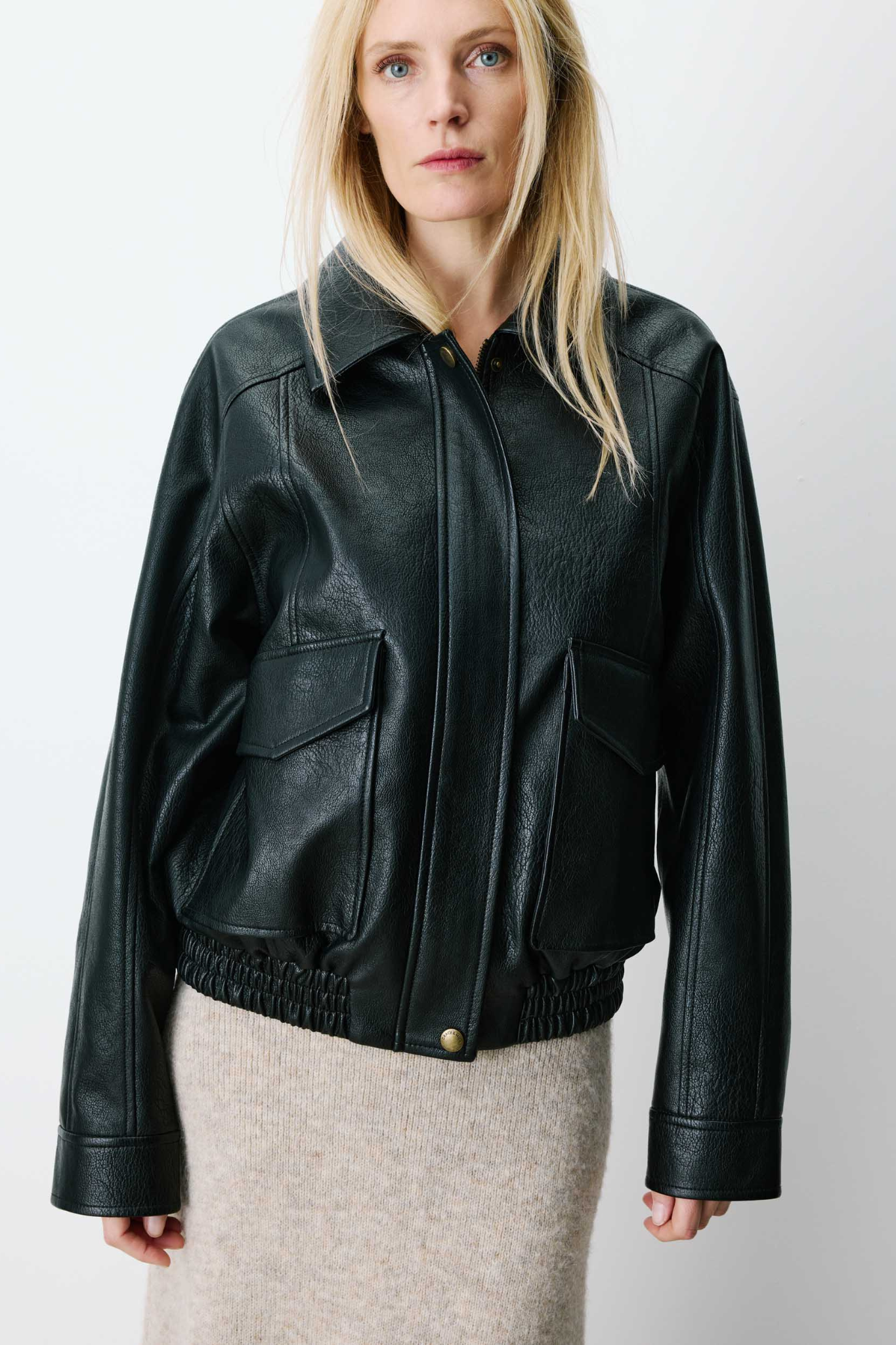 AXEL VESTE - BLACK