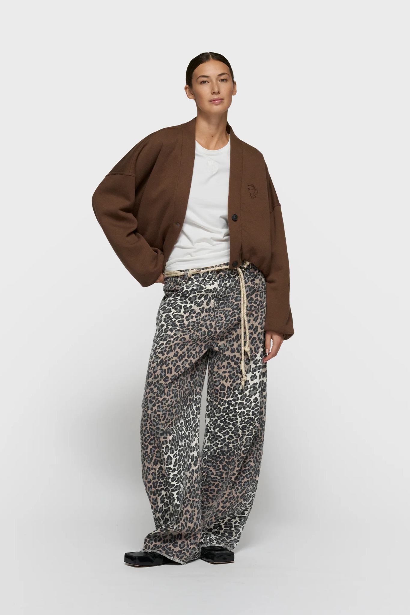 CROPPED BASEBALL CARDIGAN - DARK TRUFFLE