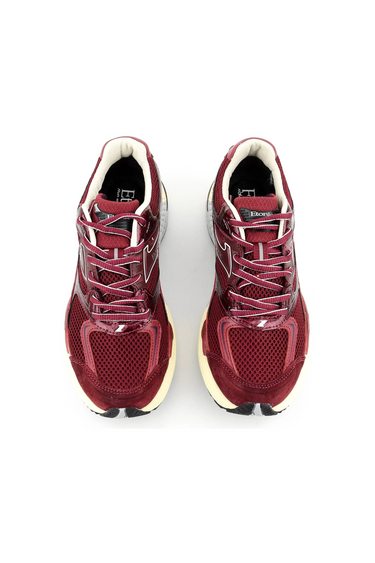 Etonic evolution sneaker in burgundy. Front view