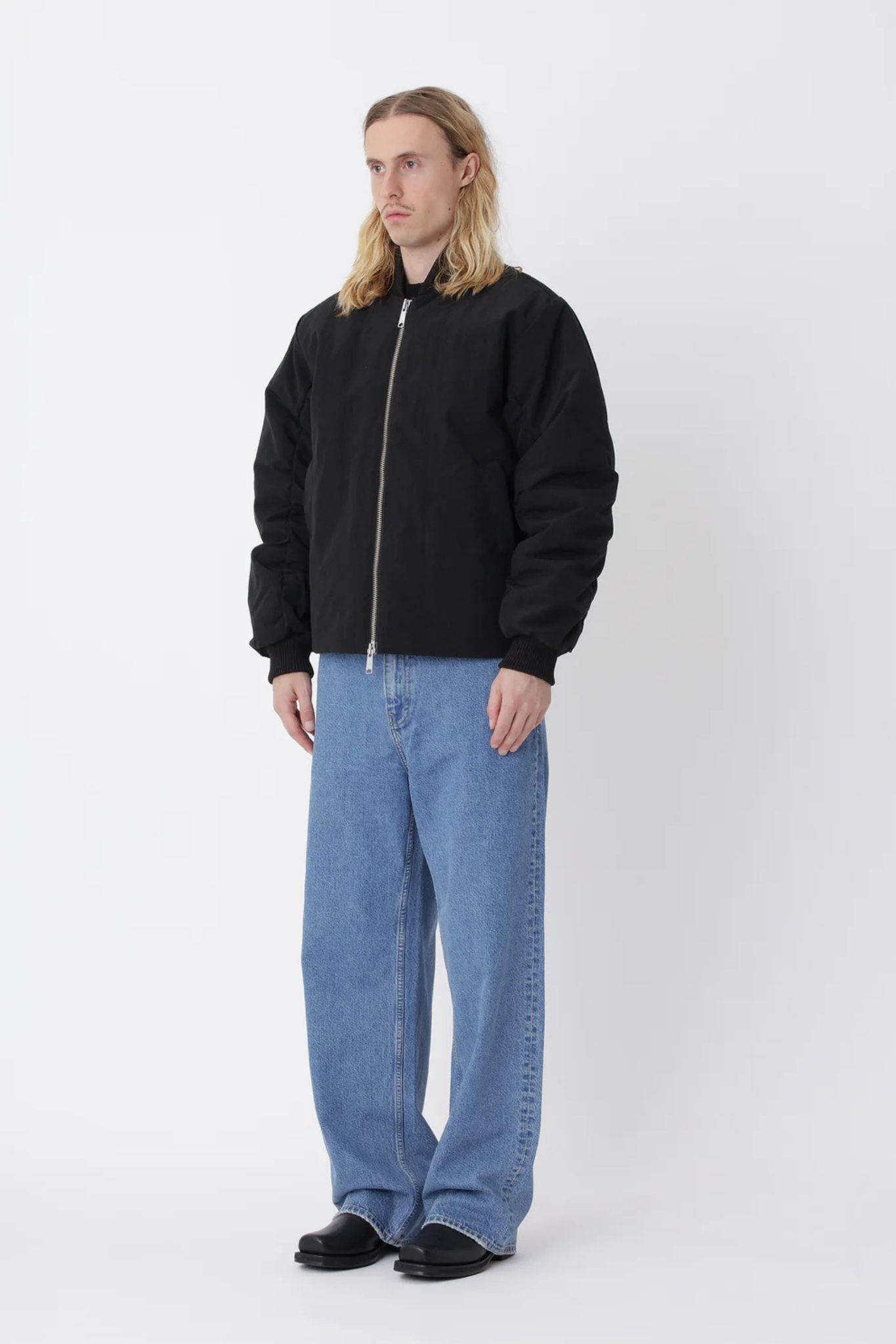ZAIN.01 BOMBER JACKET - BLACK