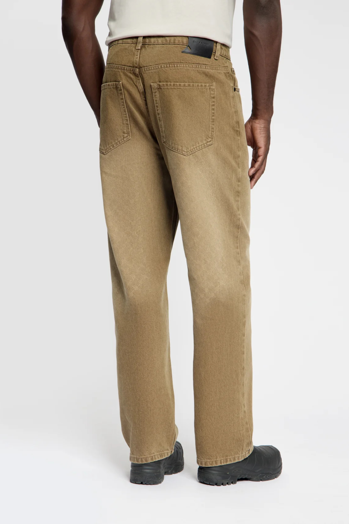FADED MONOGRAM AMBA JEANS - BEIGE