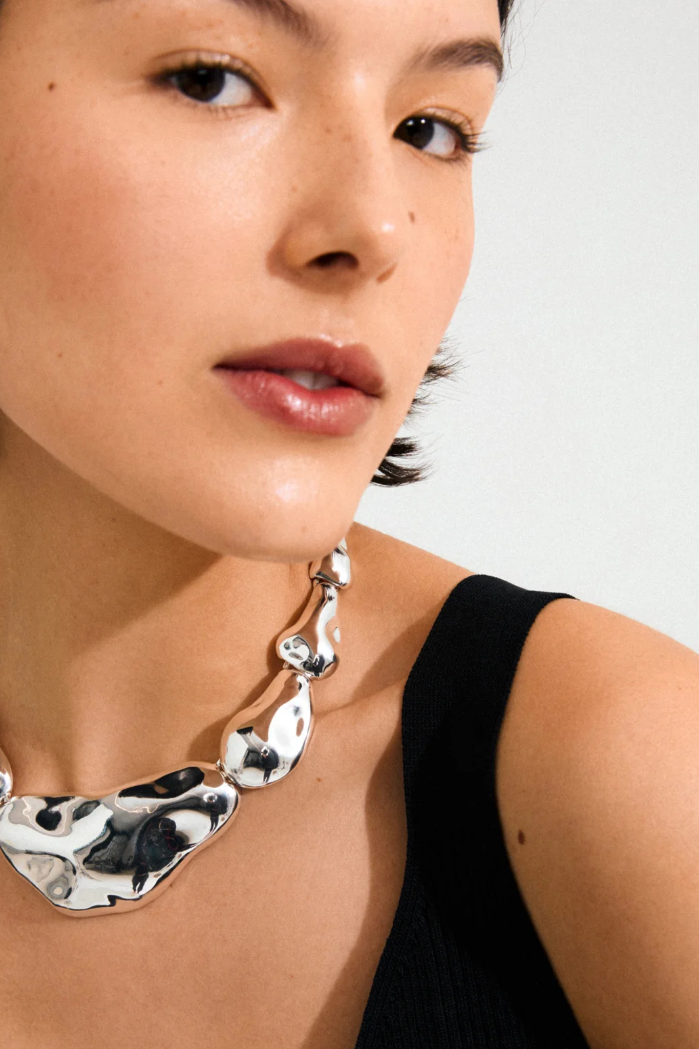 FREE STATEMENT NECKLACE - SILVER
