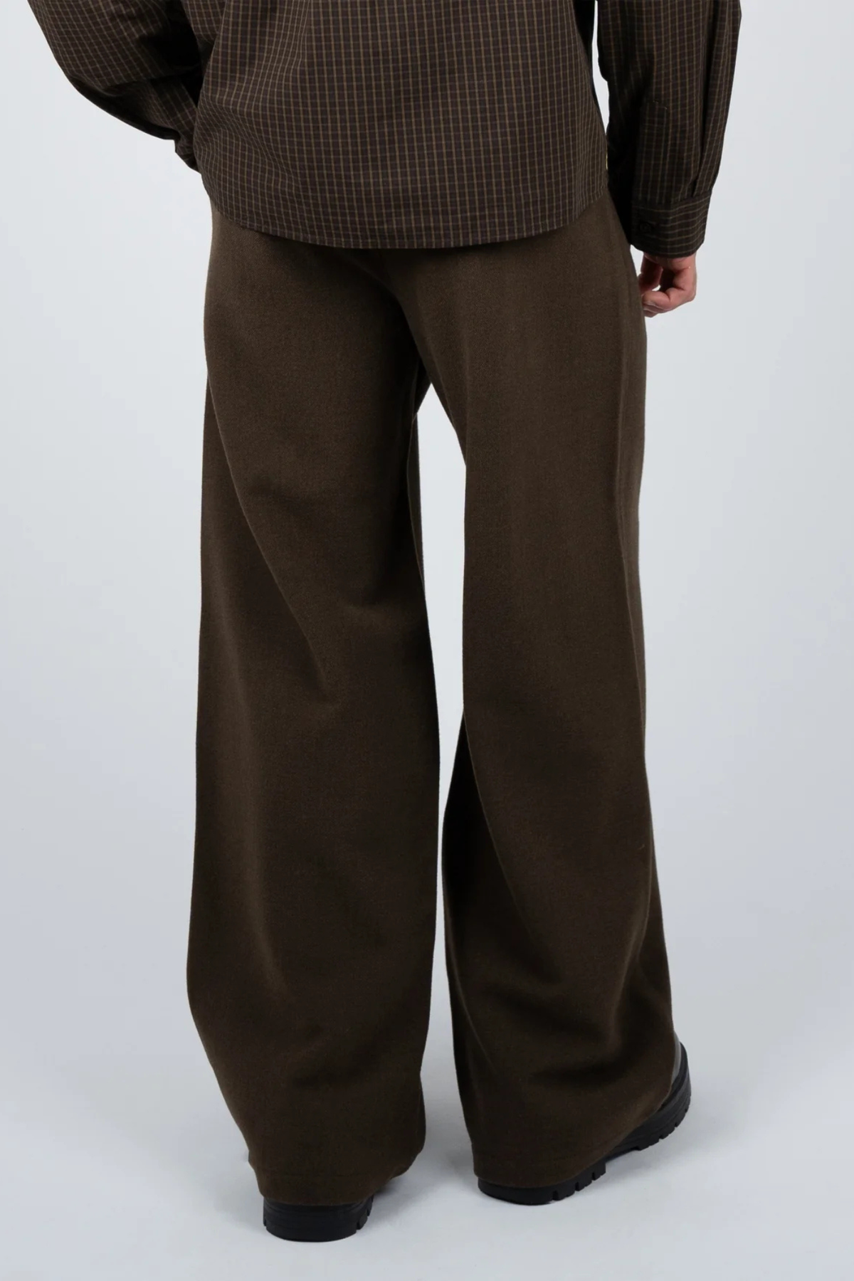 REVIVAL PLEATED PANTS - BROWN