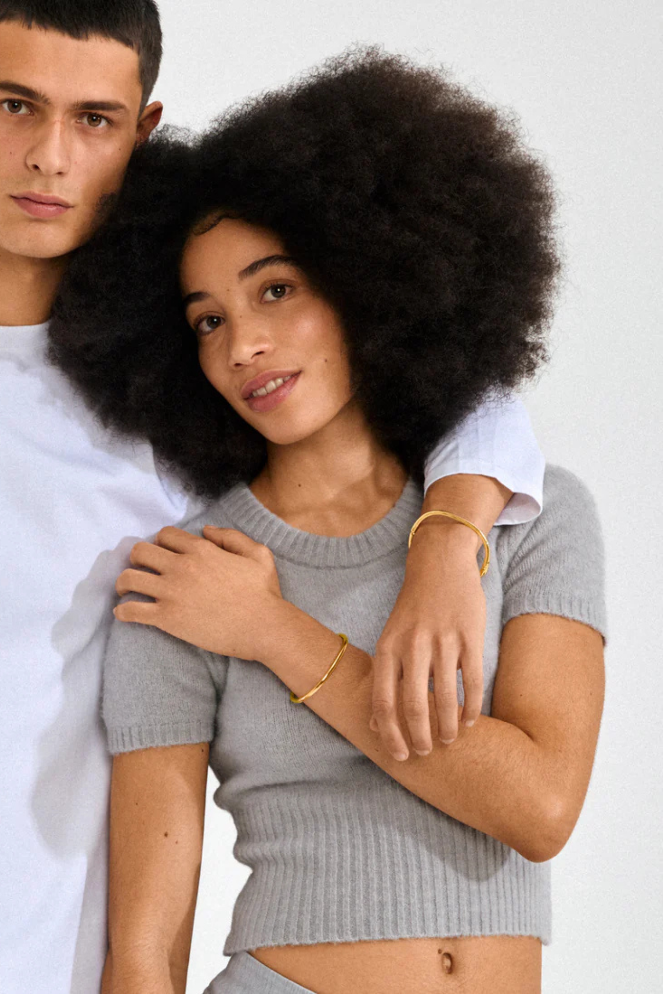 ALAIA BANGLE BRACELET - GOLD