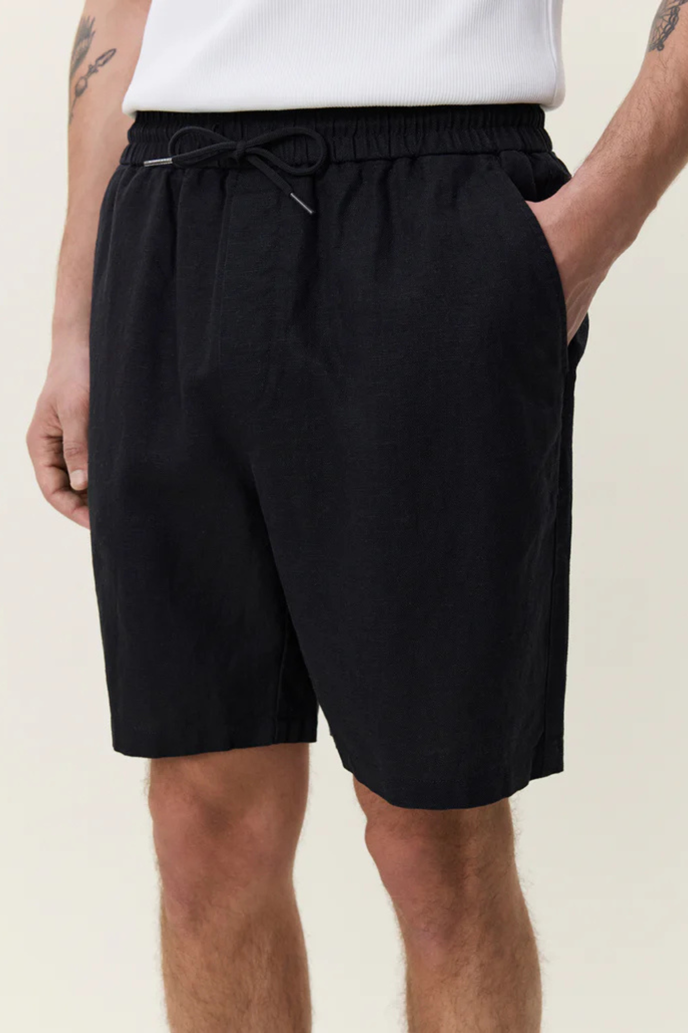 DRAWSTRING LININ SHORTS - TAP SHOE BLACK
