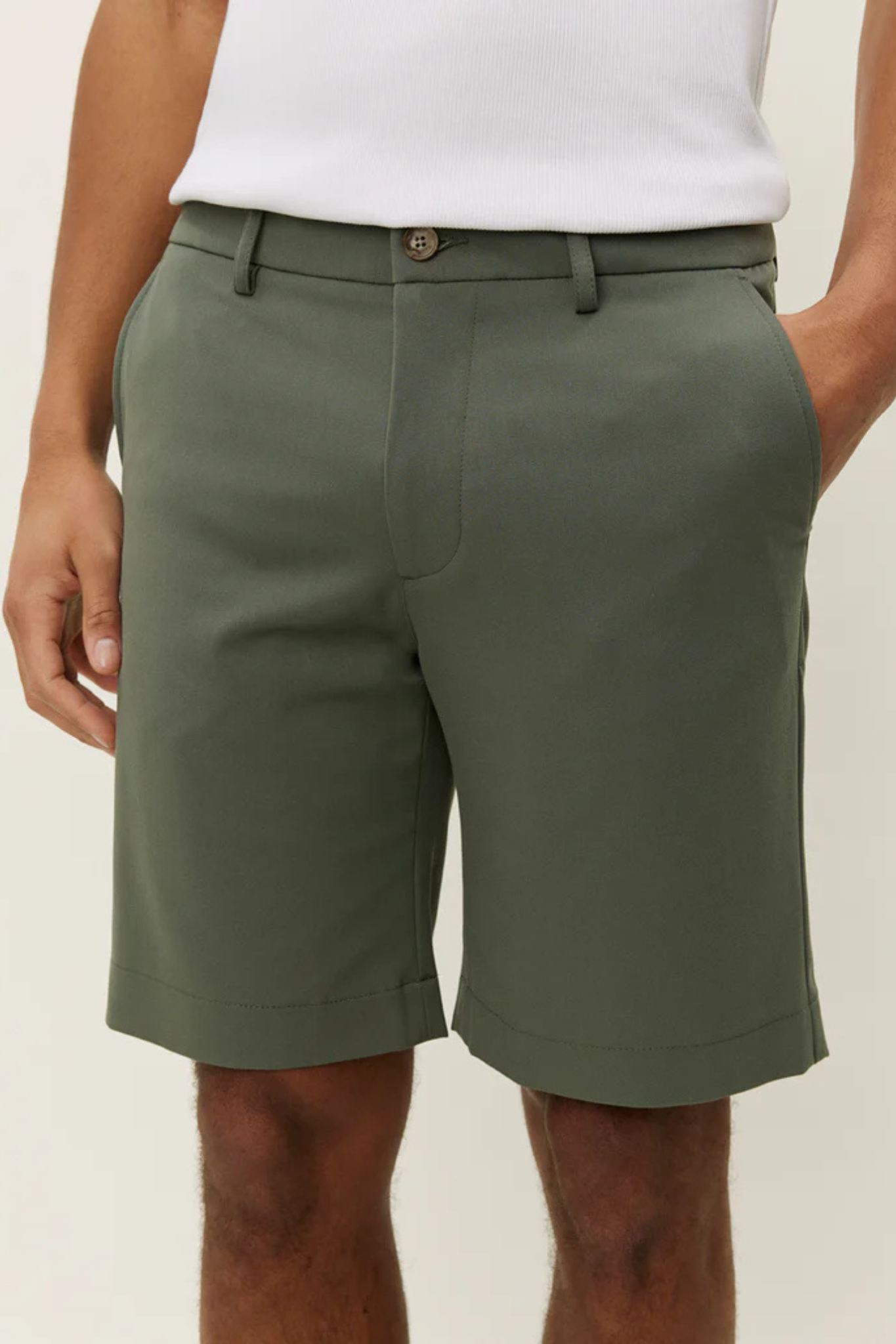COMO LIGHT REG SHORTS - FOREST GREEN