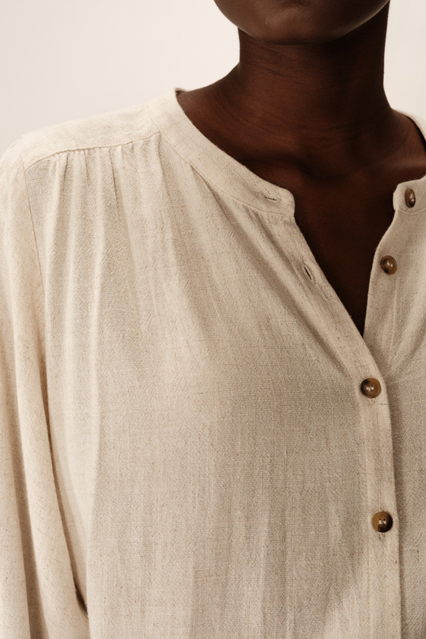 PORTRAIT BLOUSE - BEIGE