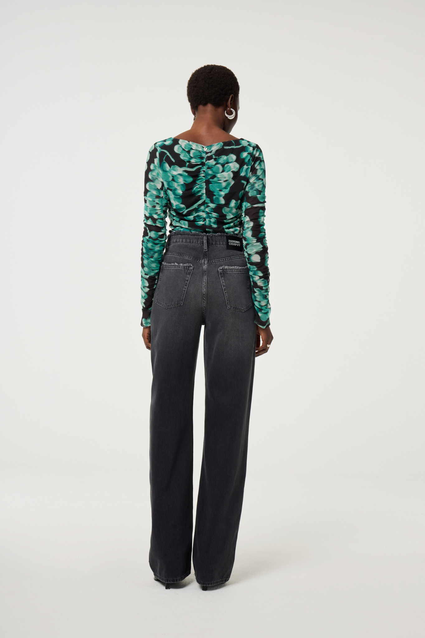ZOE BOYFRIEND EXTRA-HIGH RISE JEANS - WASHED BLACK