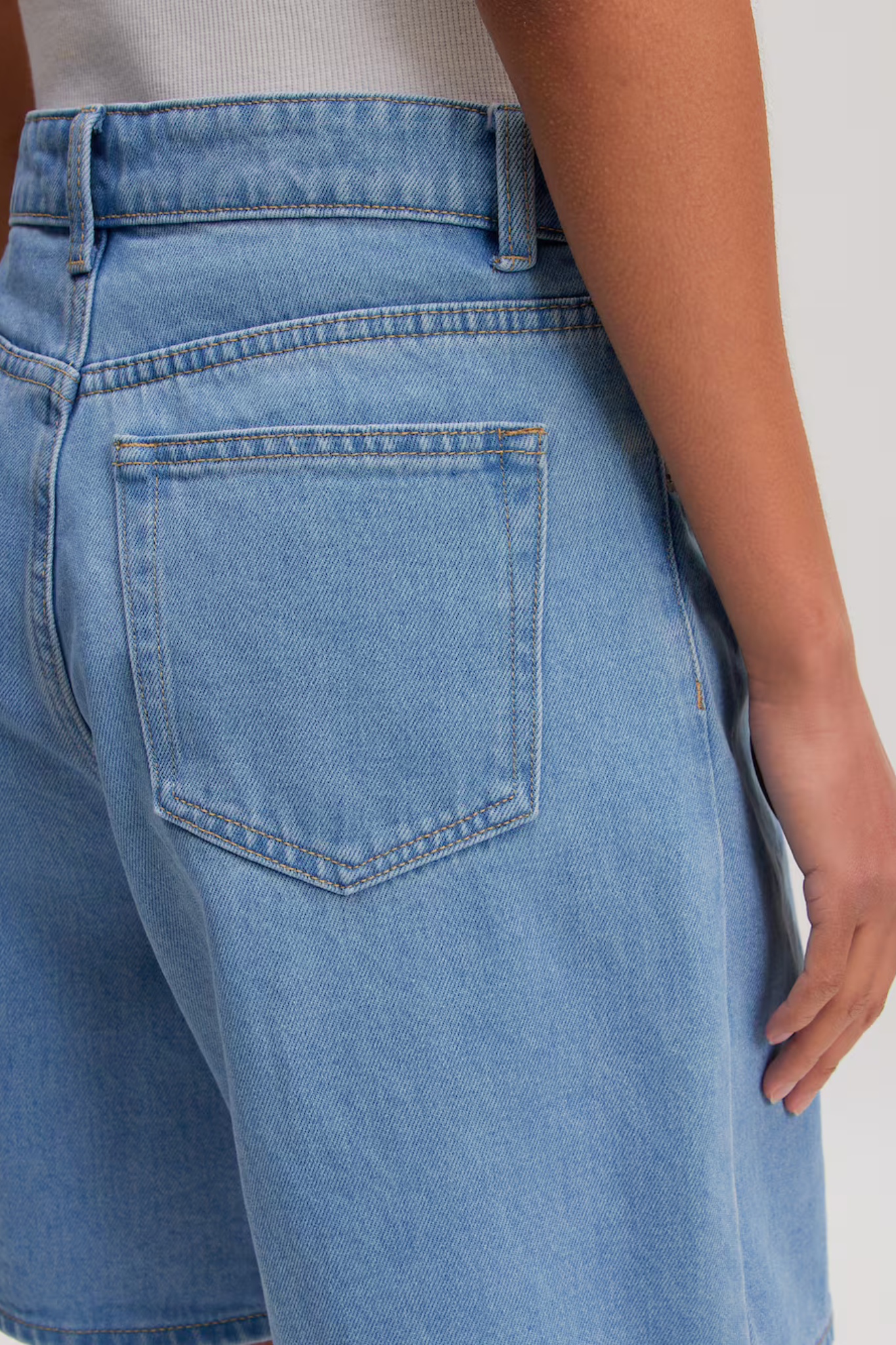 PHOENIX SHORTS - LIGHT BLUE