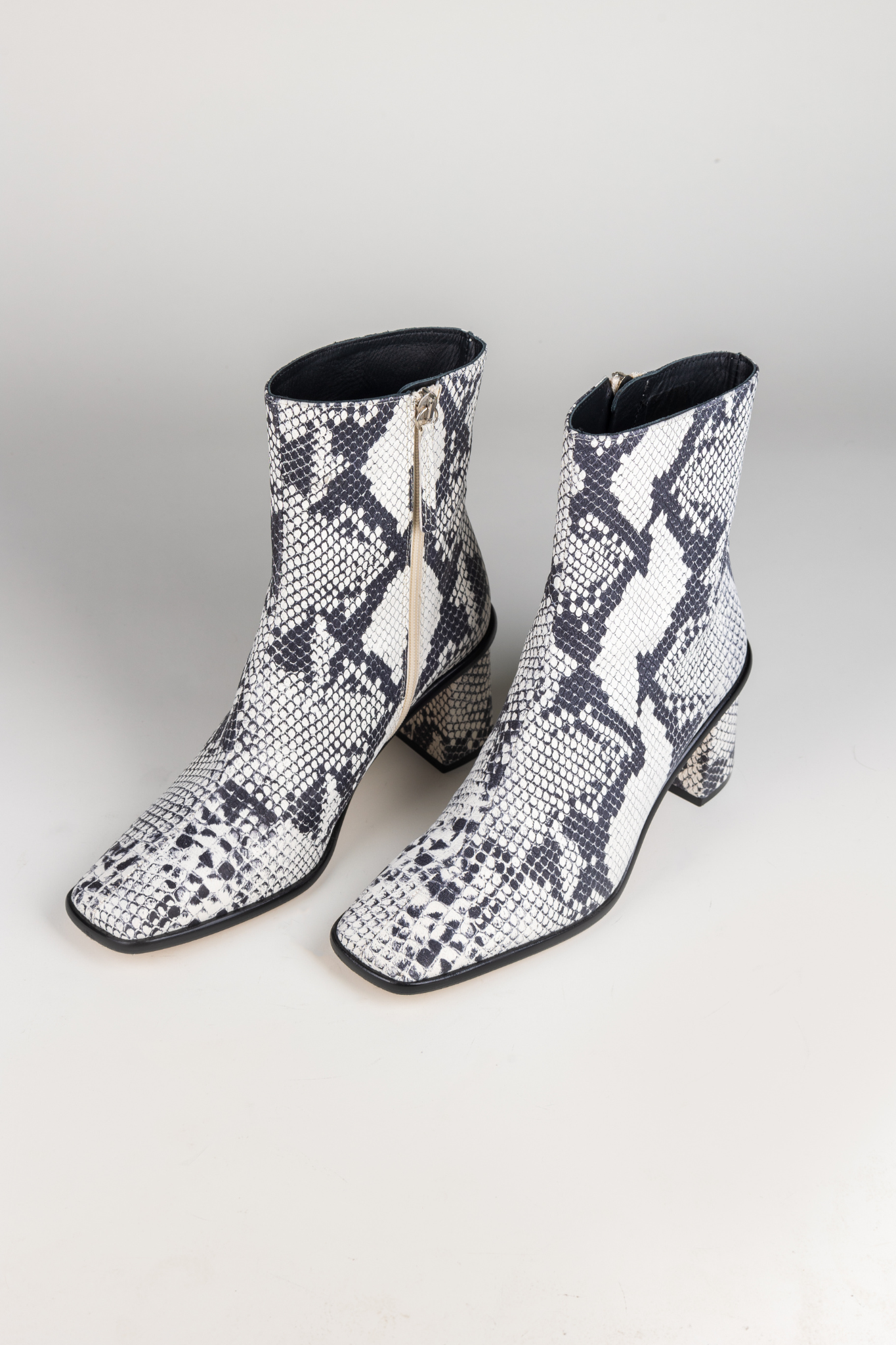 WEST INDO ANKLE BOOTS - GREY