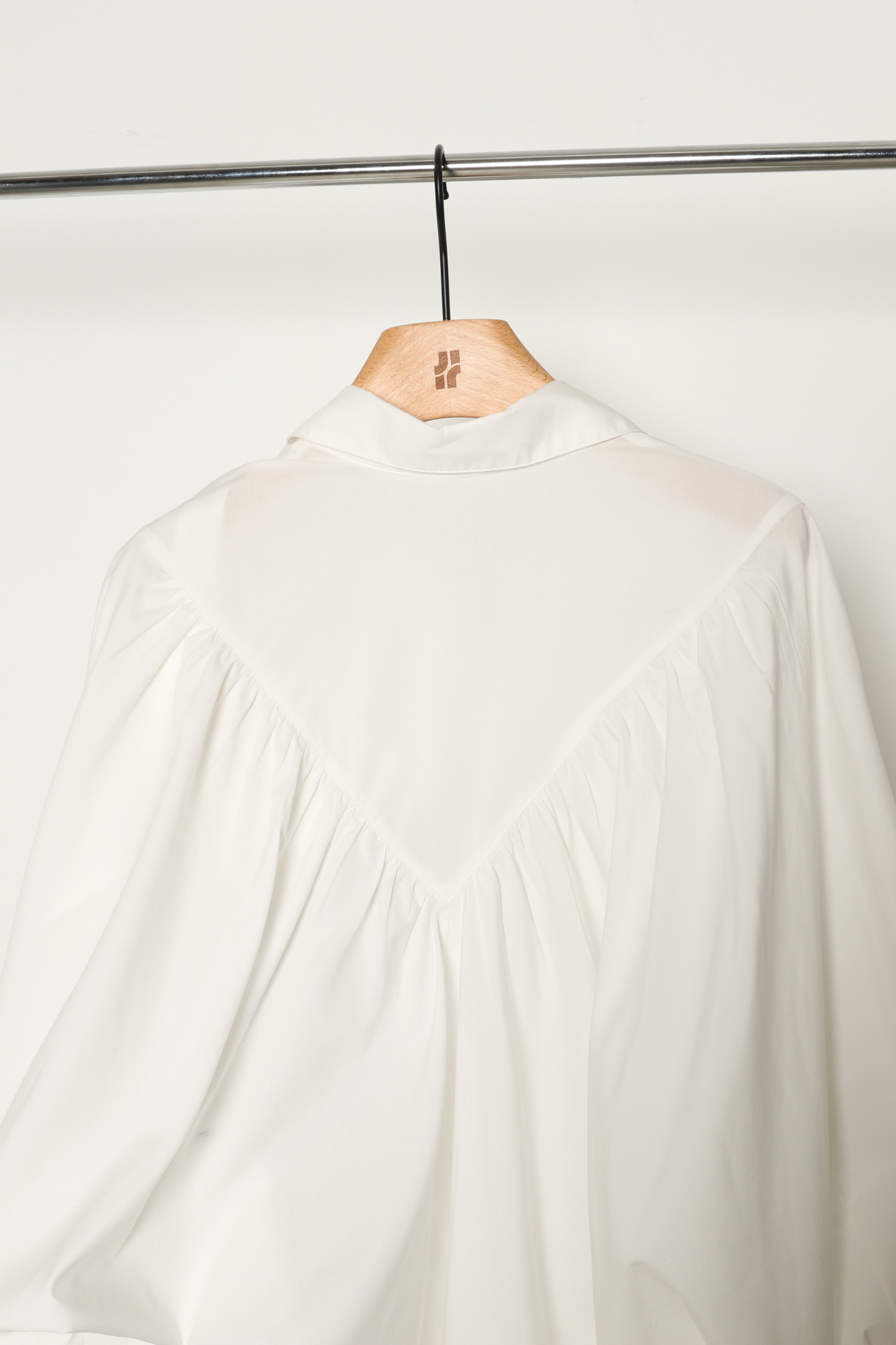 AMELYA SHIRT - WHITE