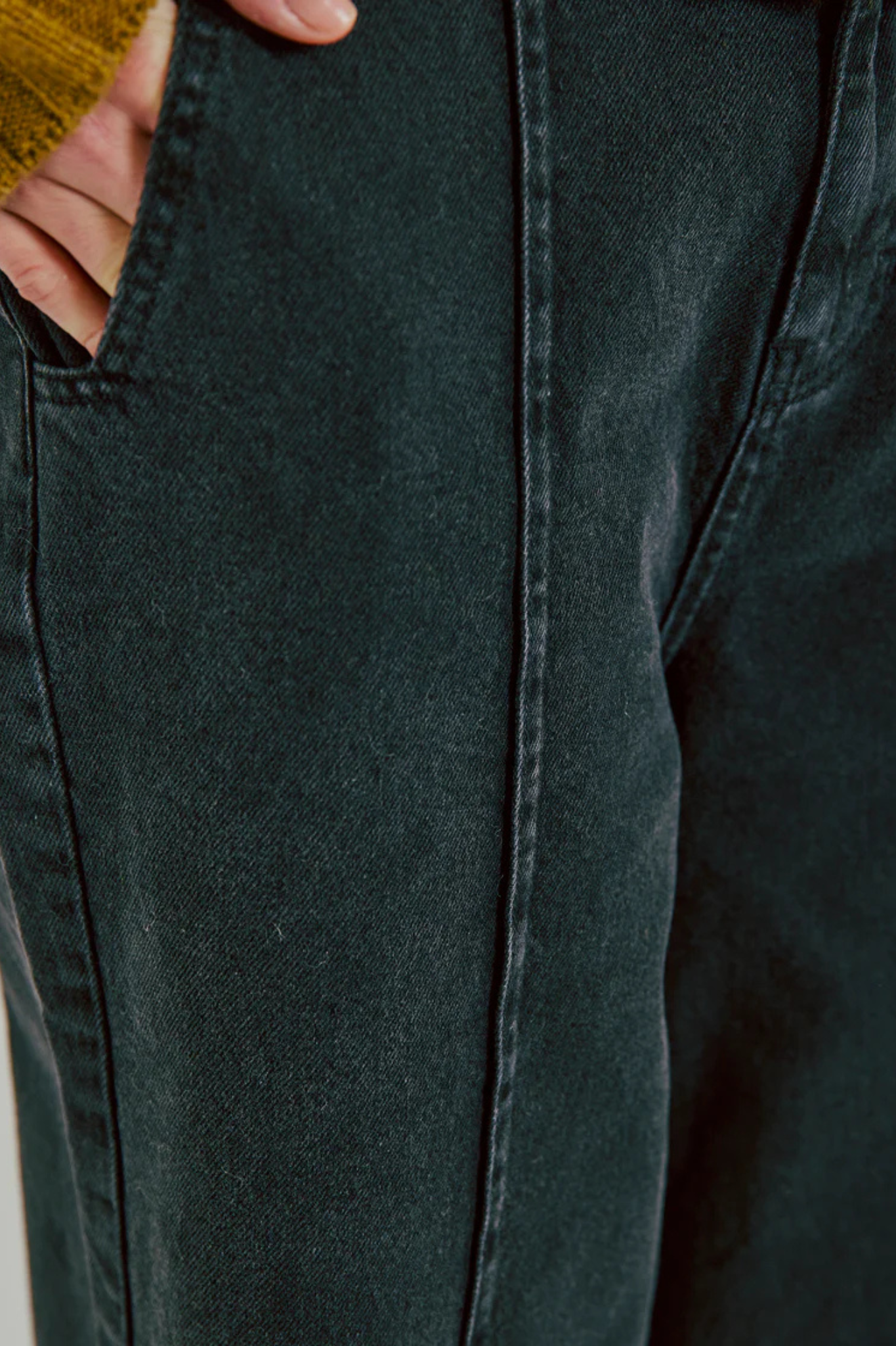 KENZIE PINTUCK WIDE JEANS - BLACK WASHED