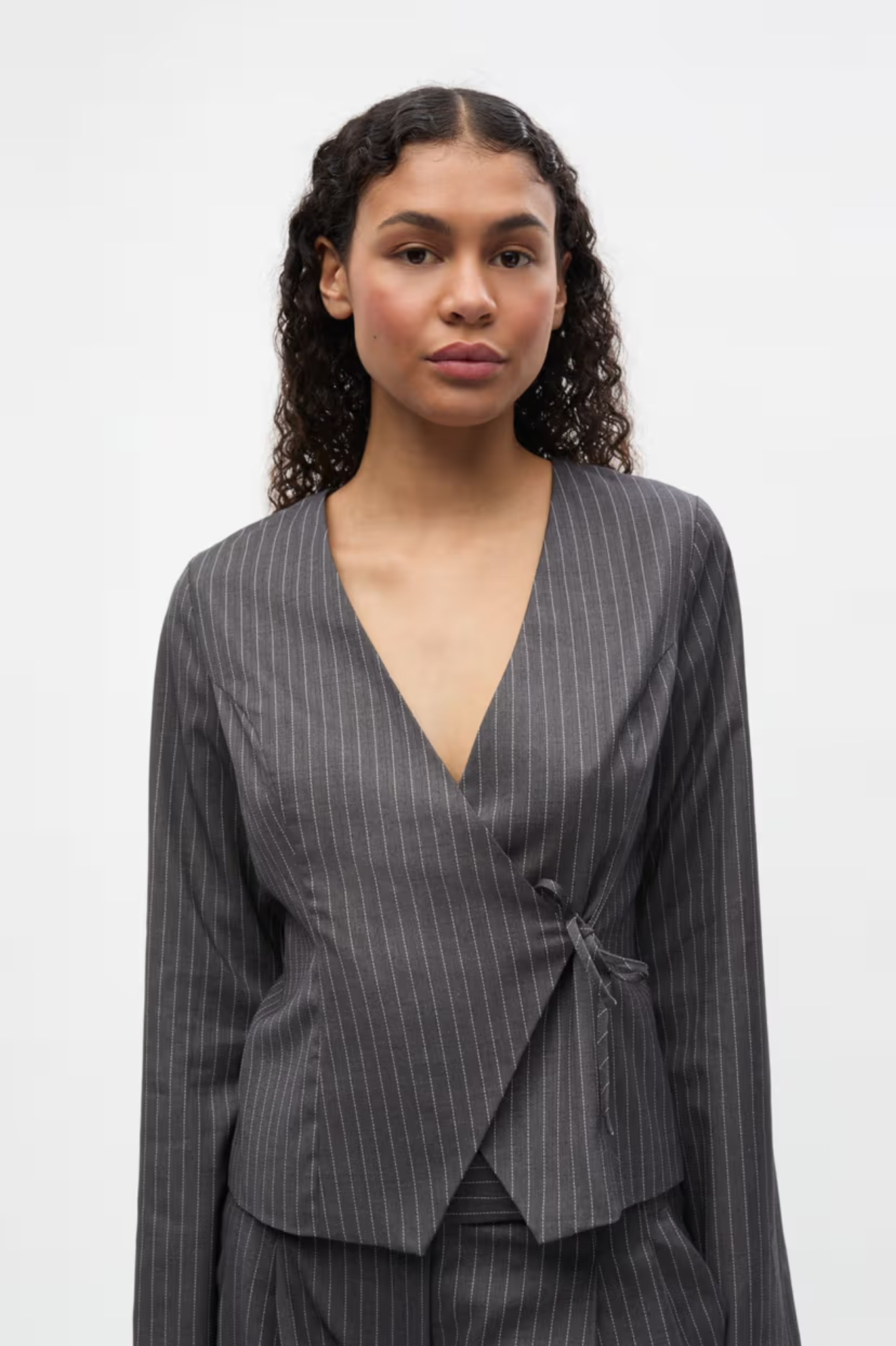 CROYDON LS TOP - GREY/WHITE PINSTRIPED