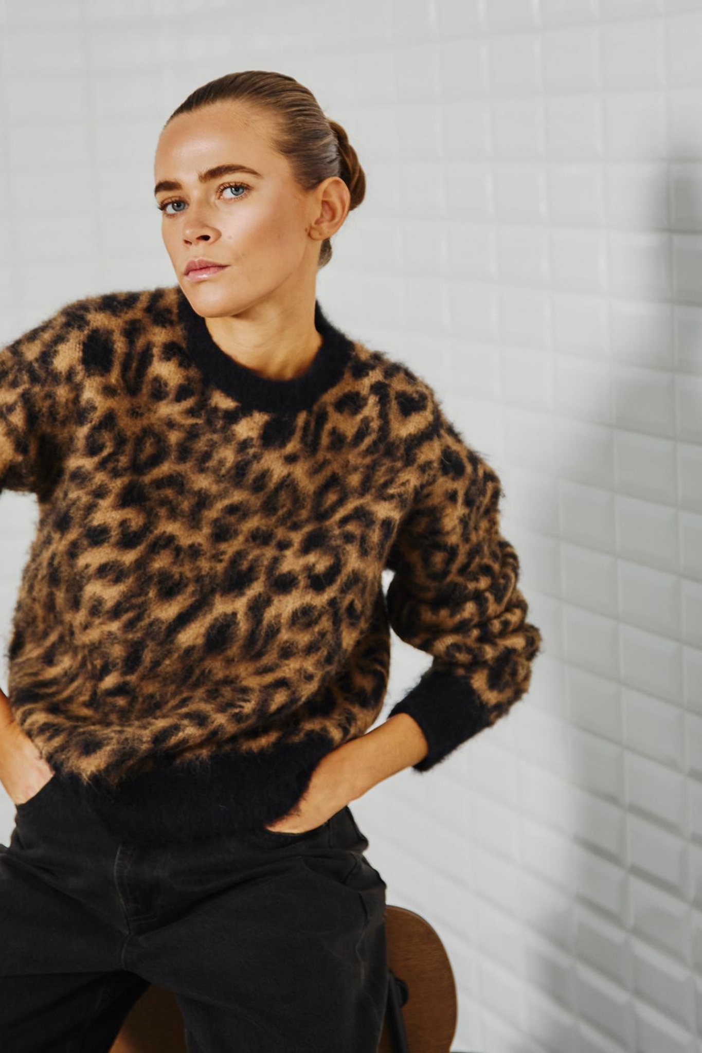 ALONDRA LS LEO PULLOVER - CAMEL/BLACK
