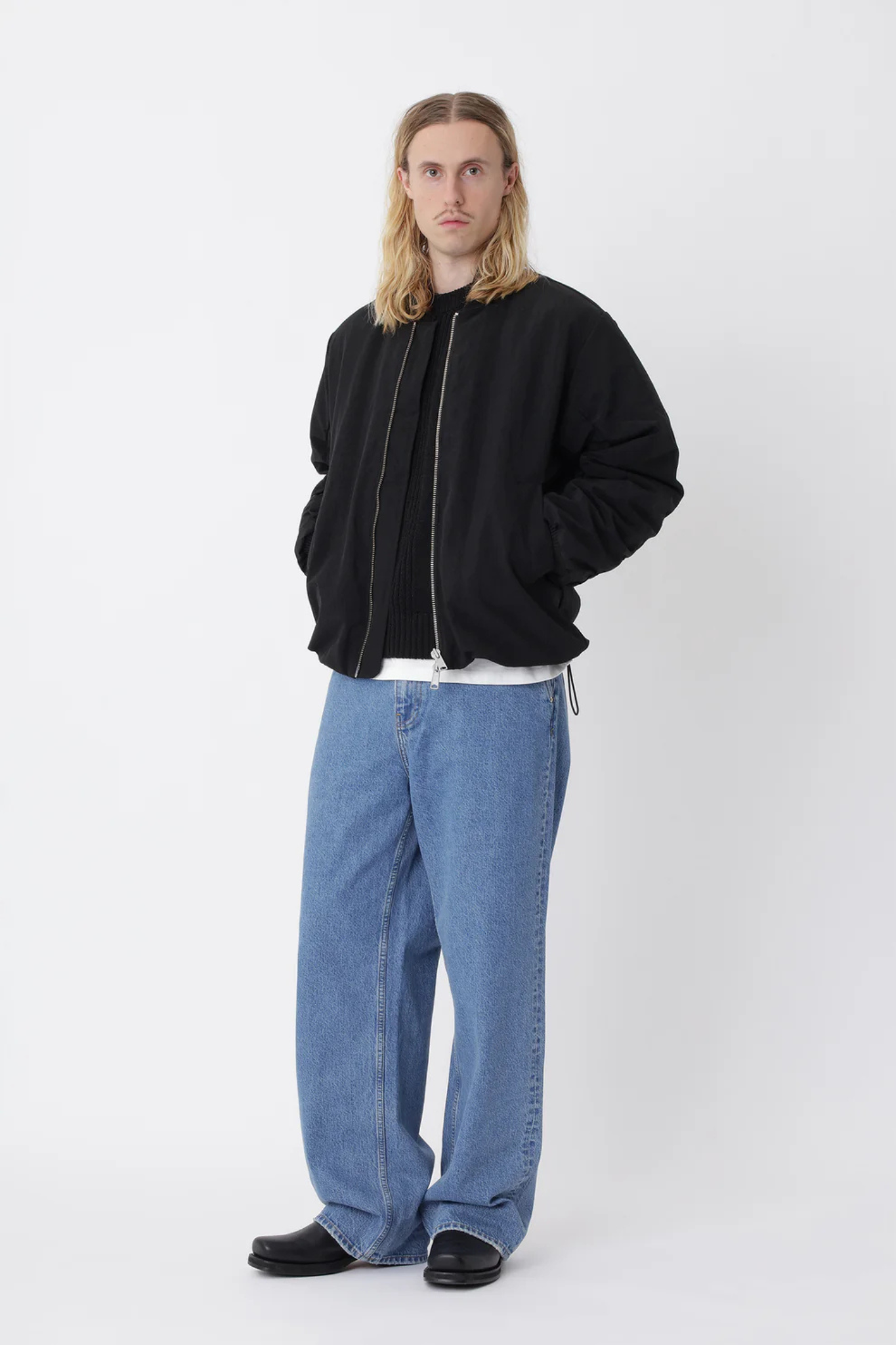ZAIN.01 BOMBER JACKET - BLACK