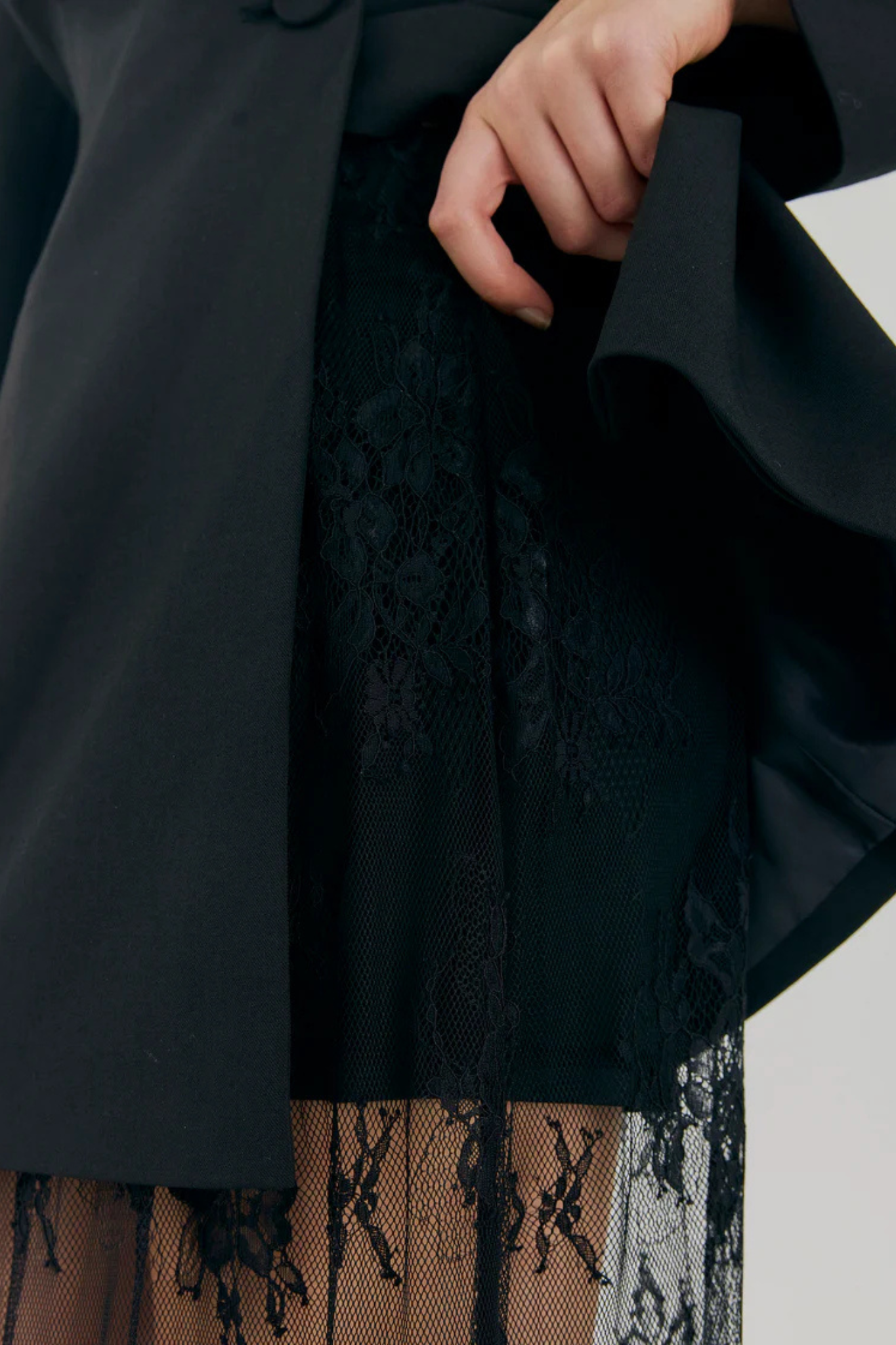 MINDA SKIRT - BLACK