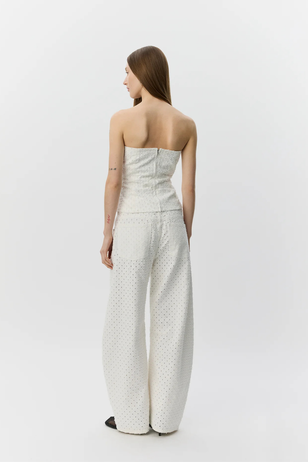 TOMAR BARREL SHAPE JEANS - OFF WHITE