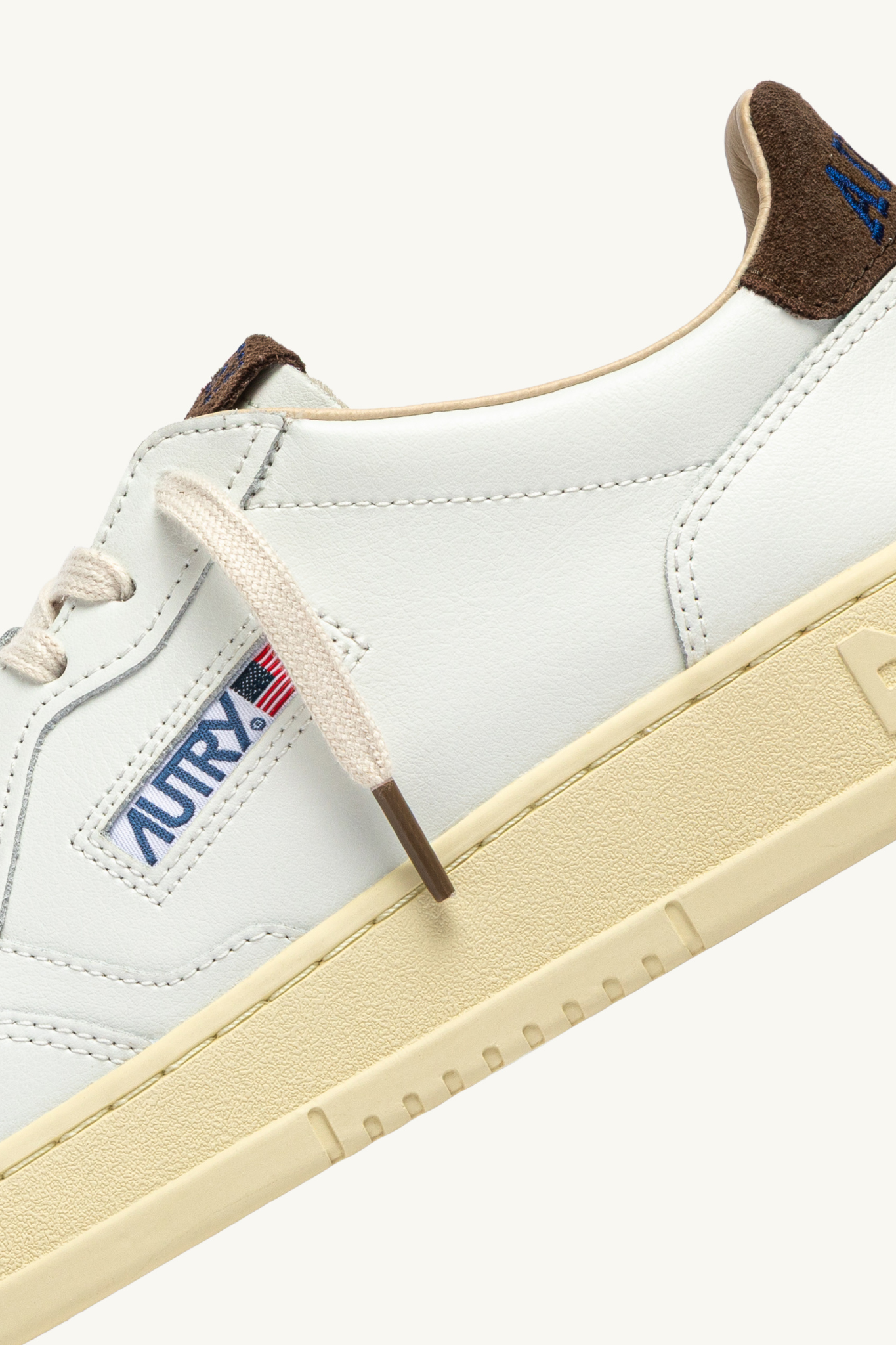 AULM-HJ03 - MEDALIST LOW MEN SNEAKERS - LEA/SUECOLLEG WHT/CHOCOCHIP