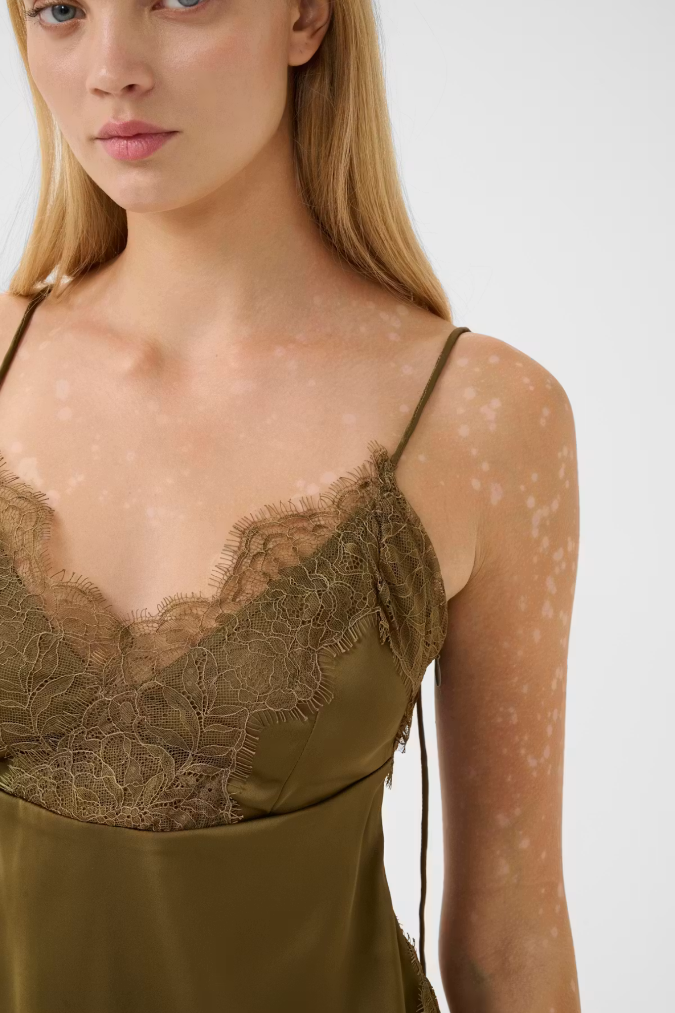 LALOU TOP  - MILITARY OLIVE/GREEN