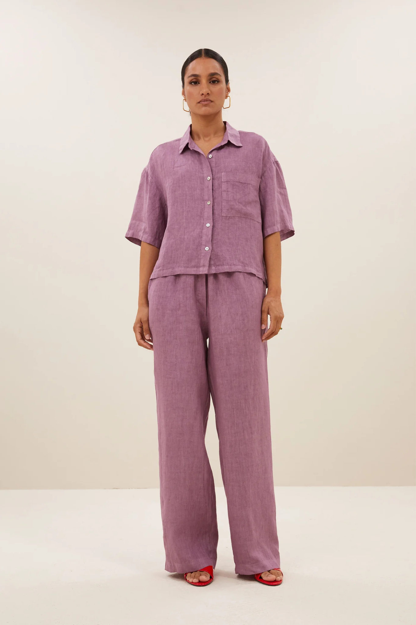 Model wearing the By-Bar robyn linen pants in lavender. Front view