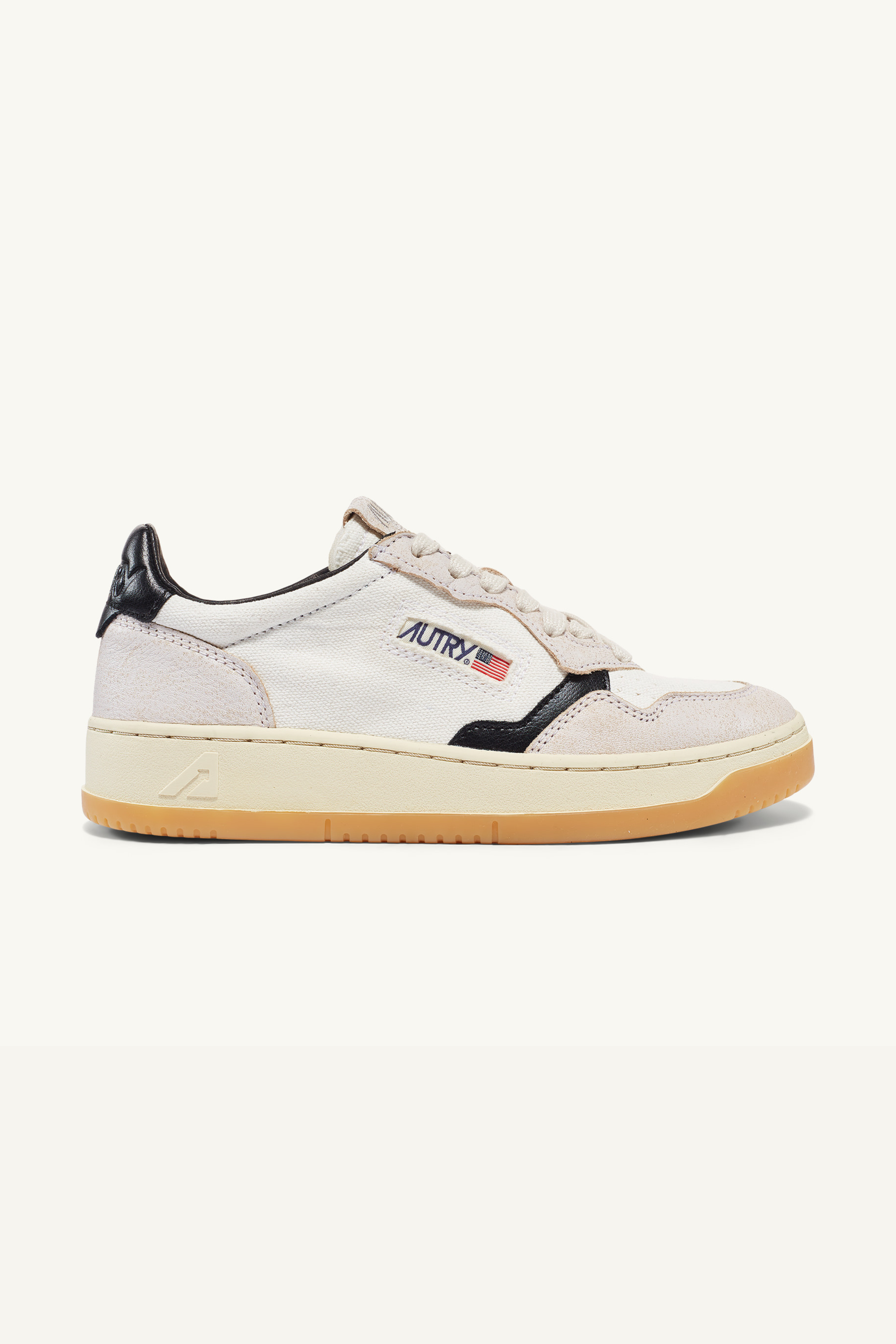 MEDALIST LOW SNEAKER - SAND WHITE/BLACK