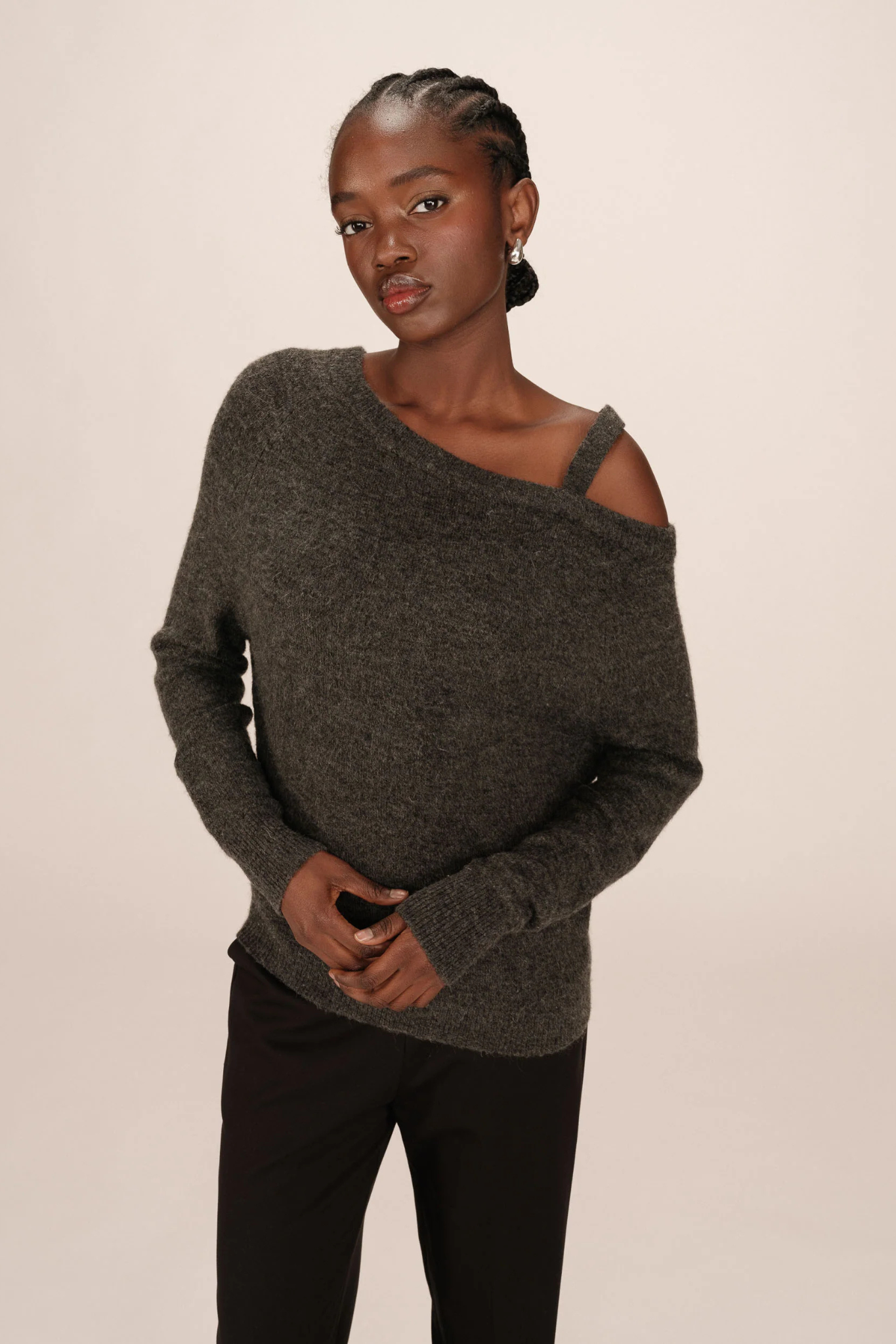 SAMANTHA OFF SHOULDER SWEATER - ANTHRACITE