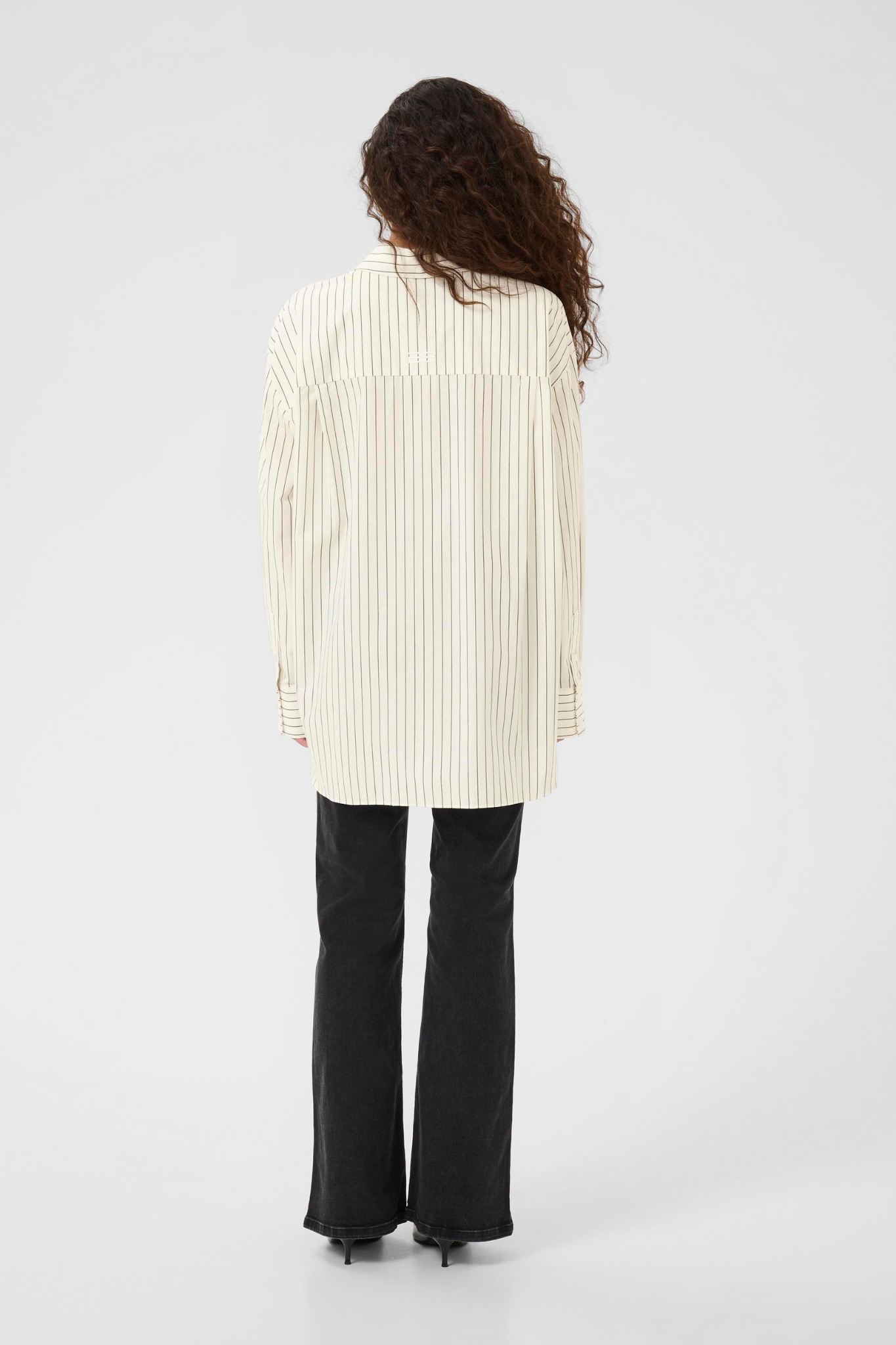 NOELLE SHIRT - WHITE PINSTRIPE