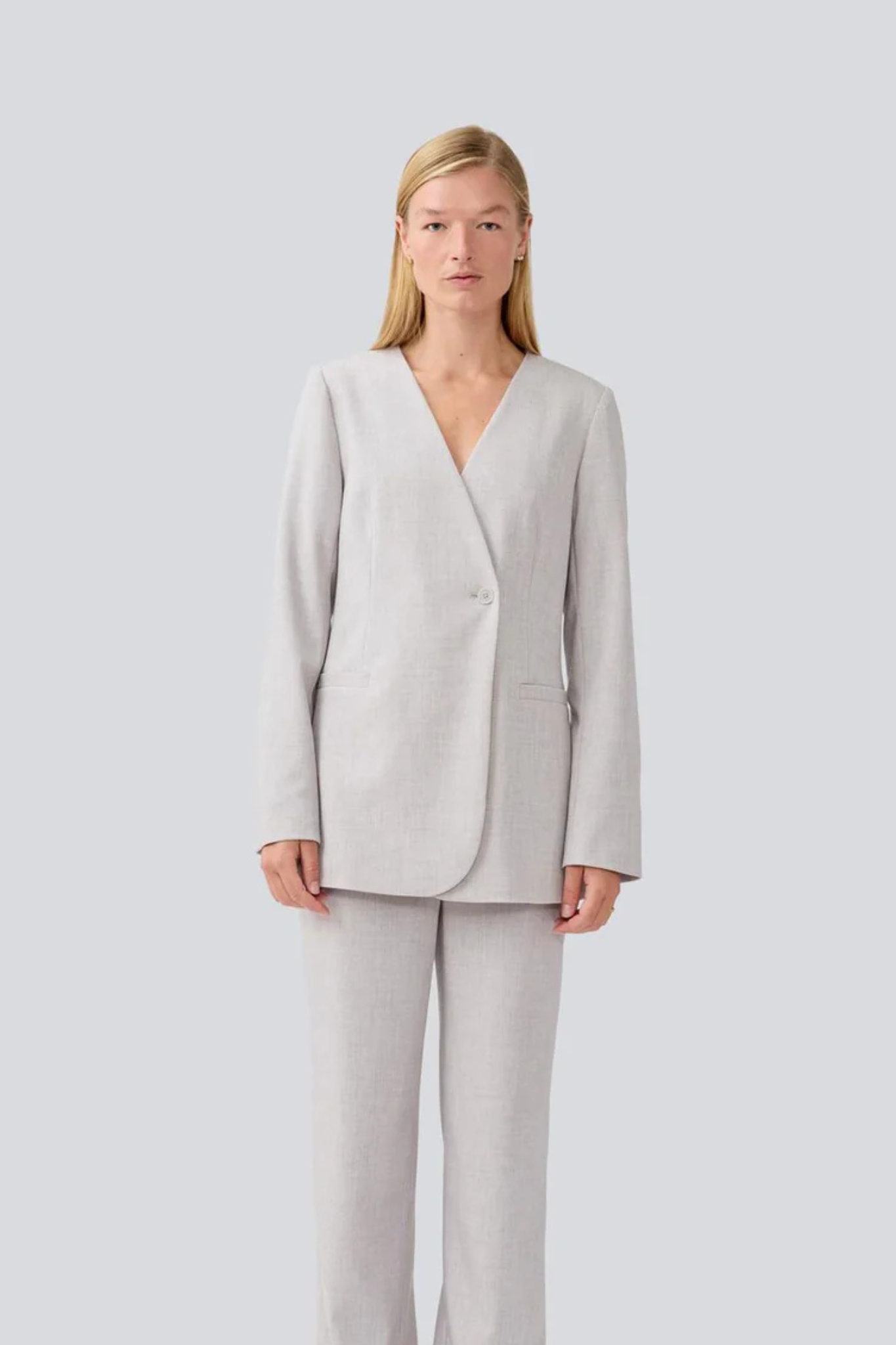 Modstrom heart fitted blazer in light grey melange. Front view