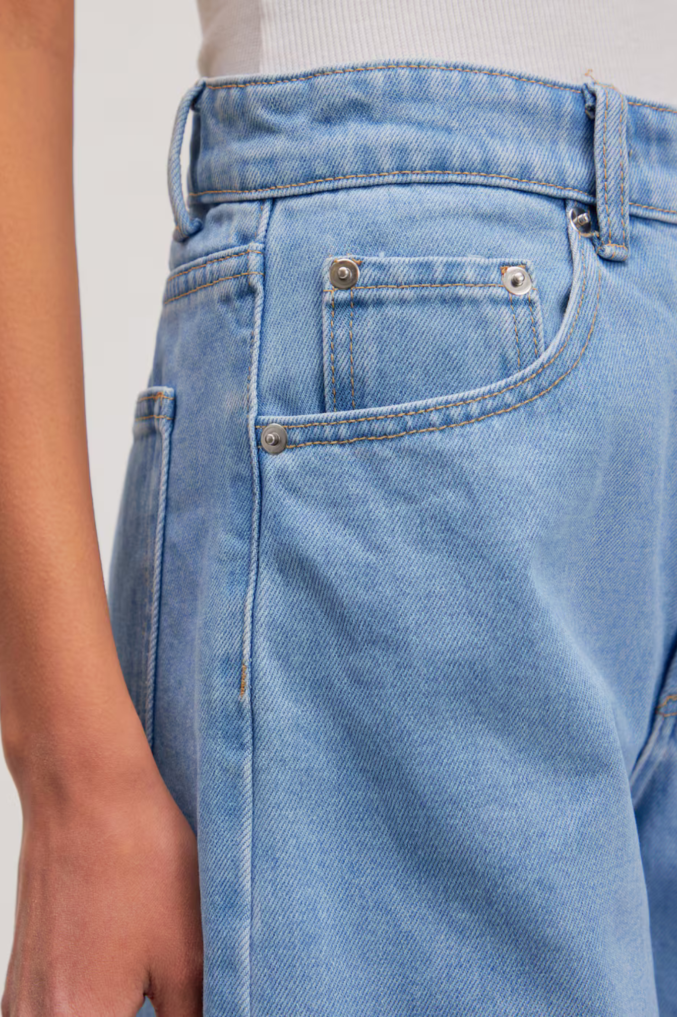 PHOENIX SHORTS - LIGHT BLUE
