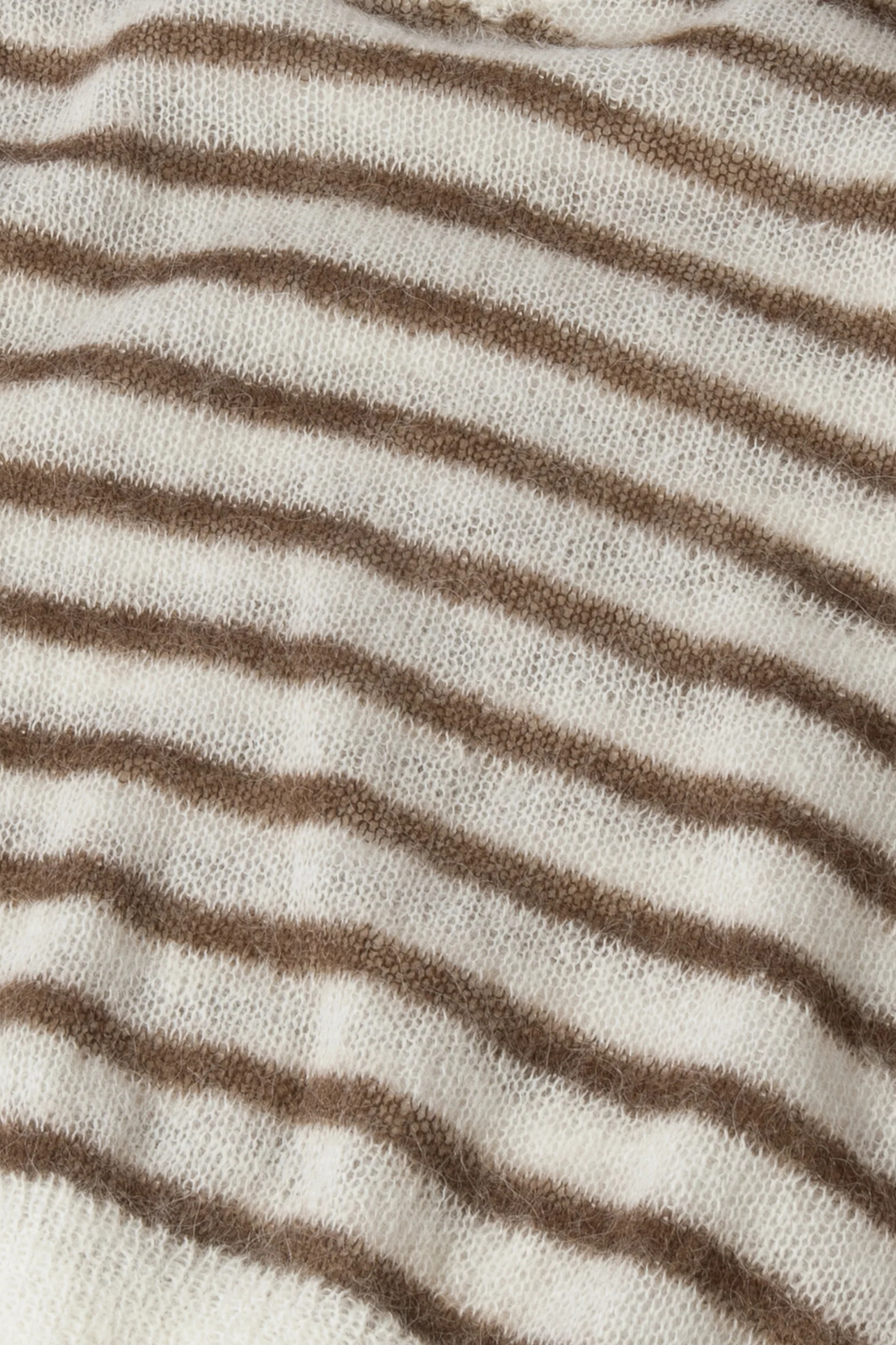 THIN V-NECK KNIT SWEATER - DARK TRUFFLE/ECRU