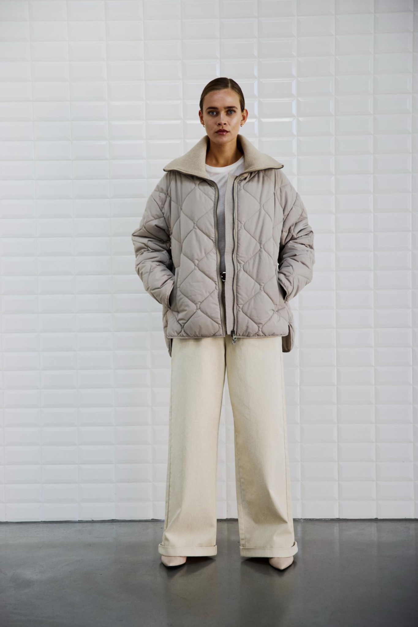 TRIBECCA QUILTED JACKET - GREY SAND