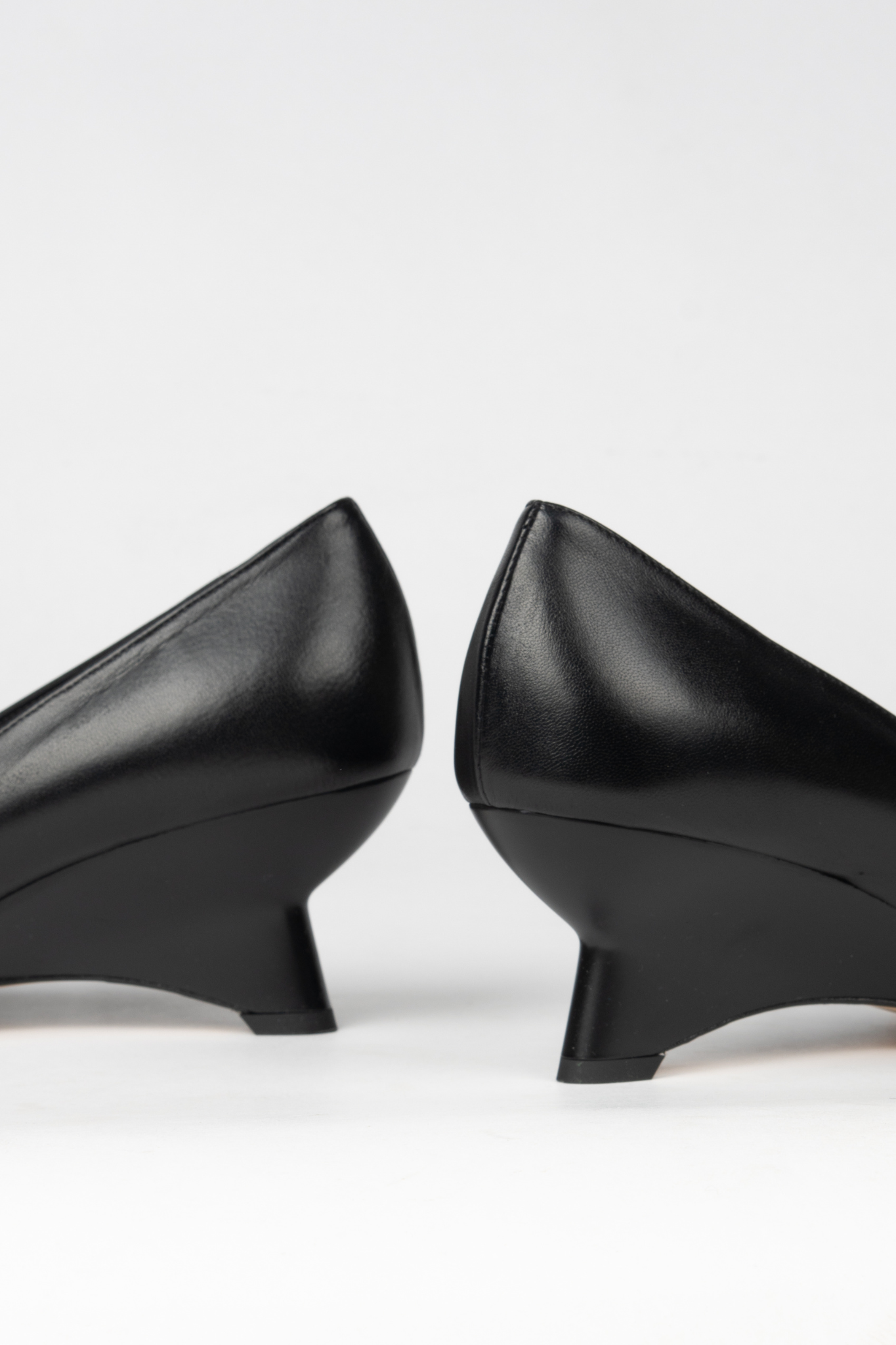 DONNA 719 CUOIO SHOES - NERO
