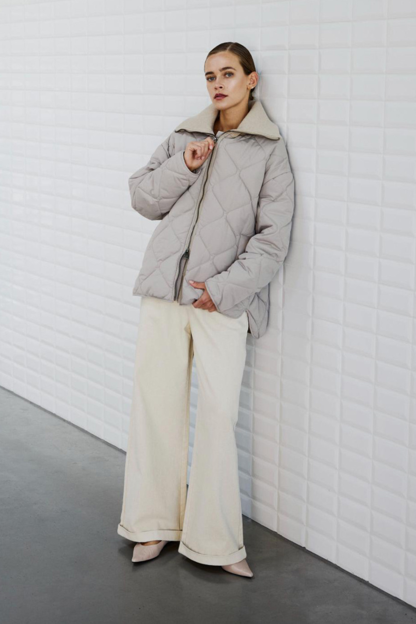TRIBECCA QUILTED JACKET - GREY SAND