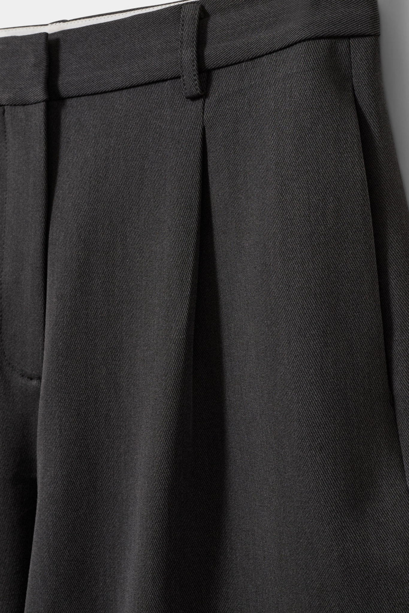 ELSA BERMUDA SUITING SHORTS - DARK GREY