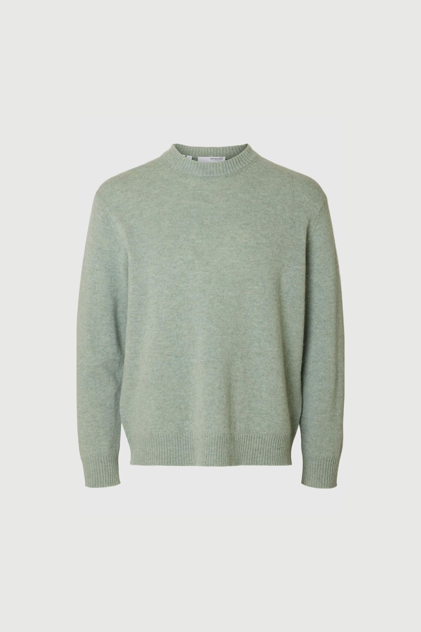 Selected Homme reuben ls knit relaxed crewneck in green. Front flatlay view