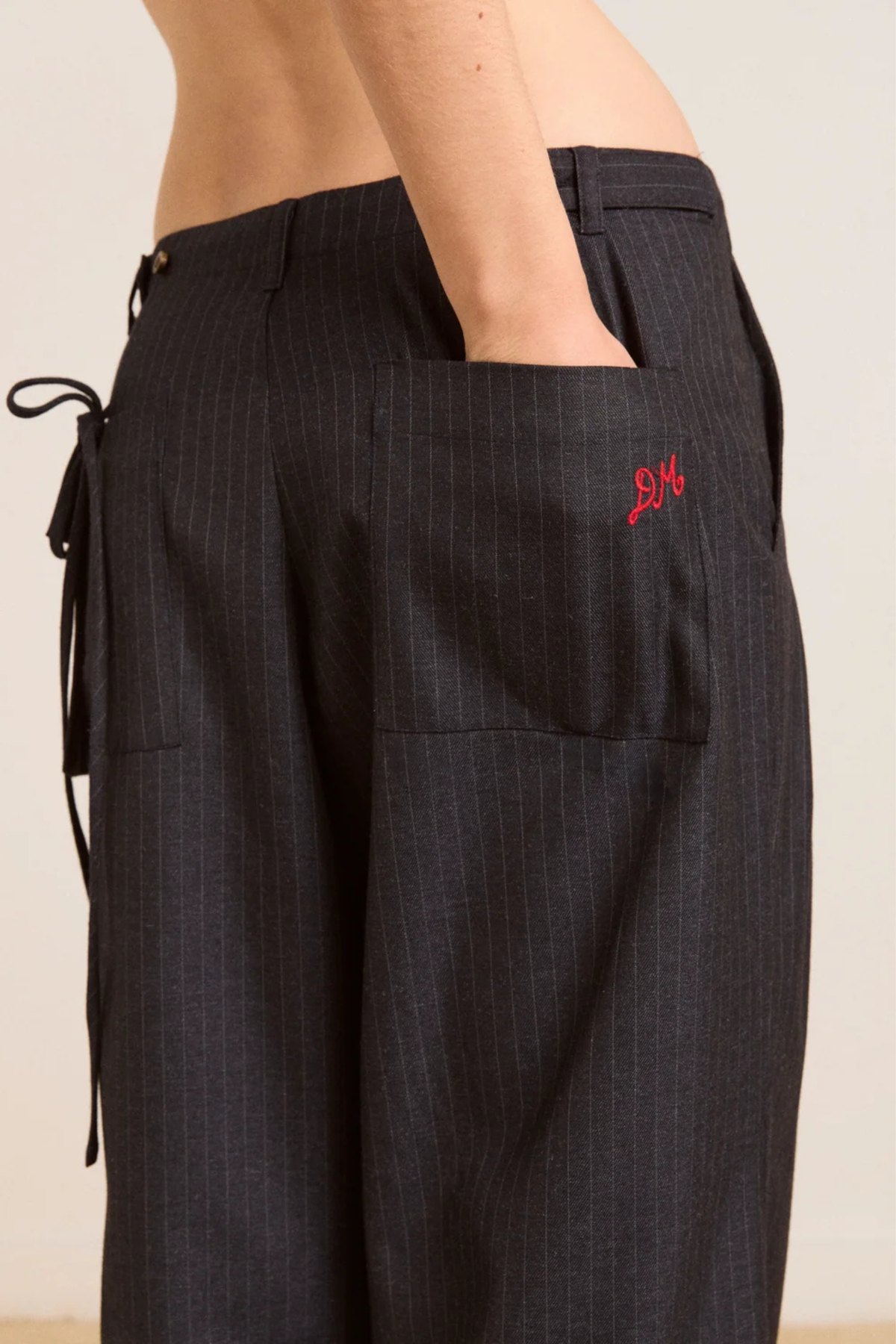 TATIANNA BROEK - PINSTRIPE