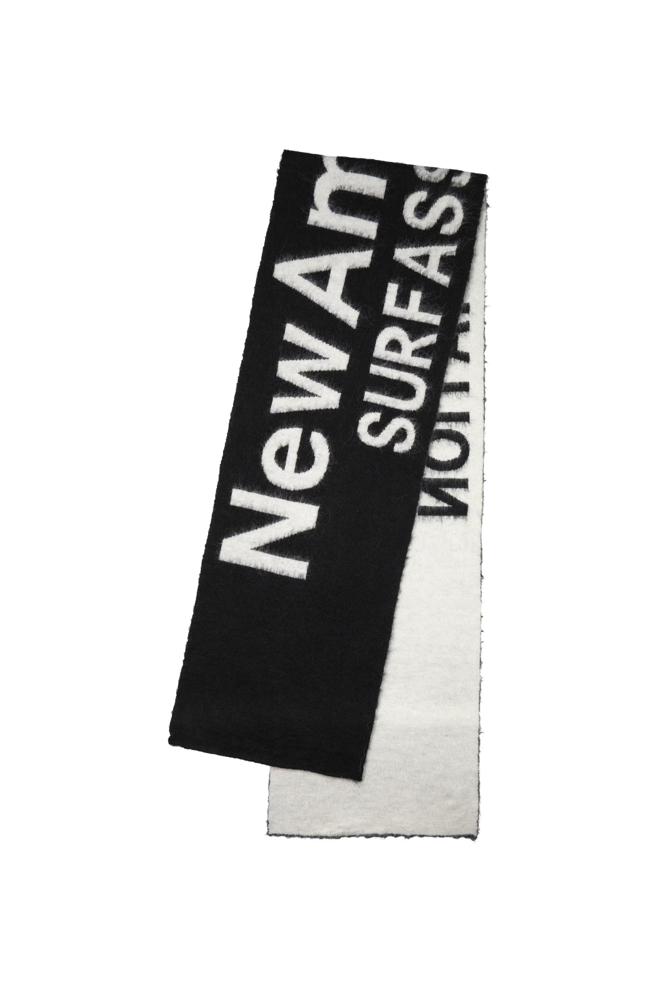 FUZZY NAME SCARF - BLACK/WHITE