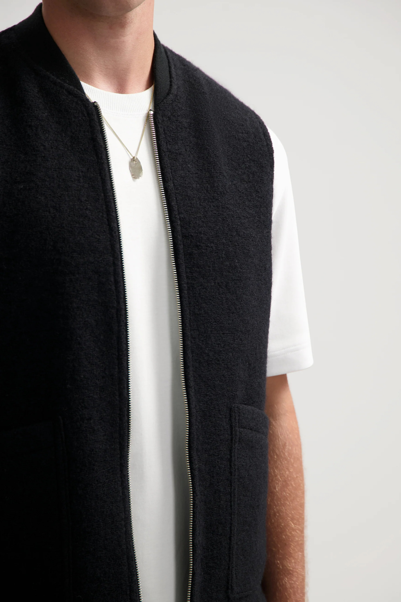 NILS GILET - BLACK