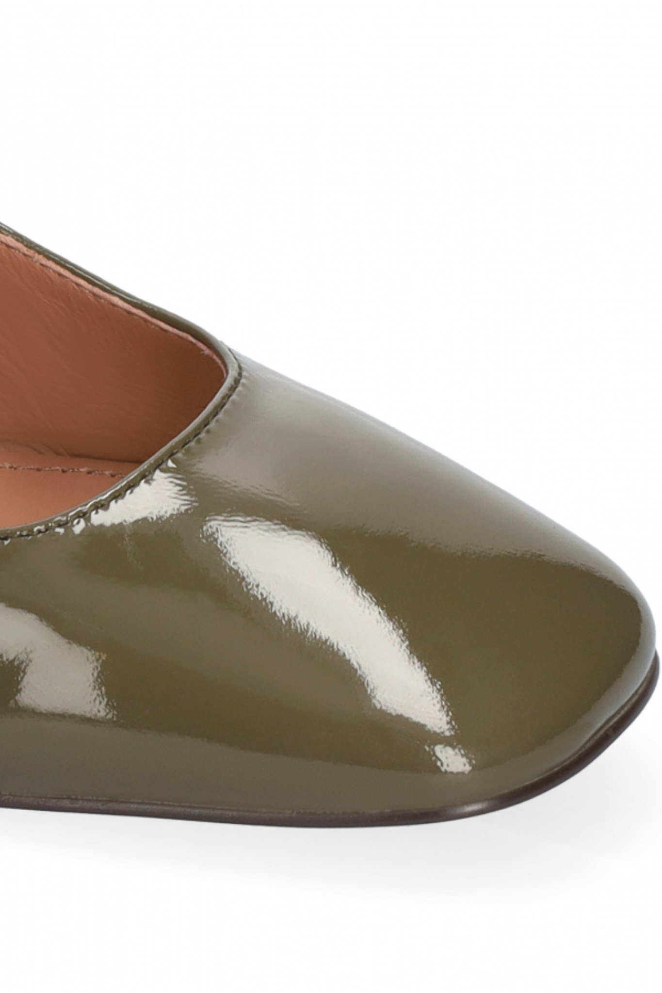 Bibi Lou hina 25 pump shoes in kaki green. Close front view