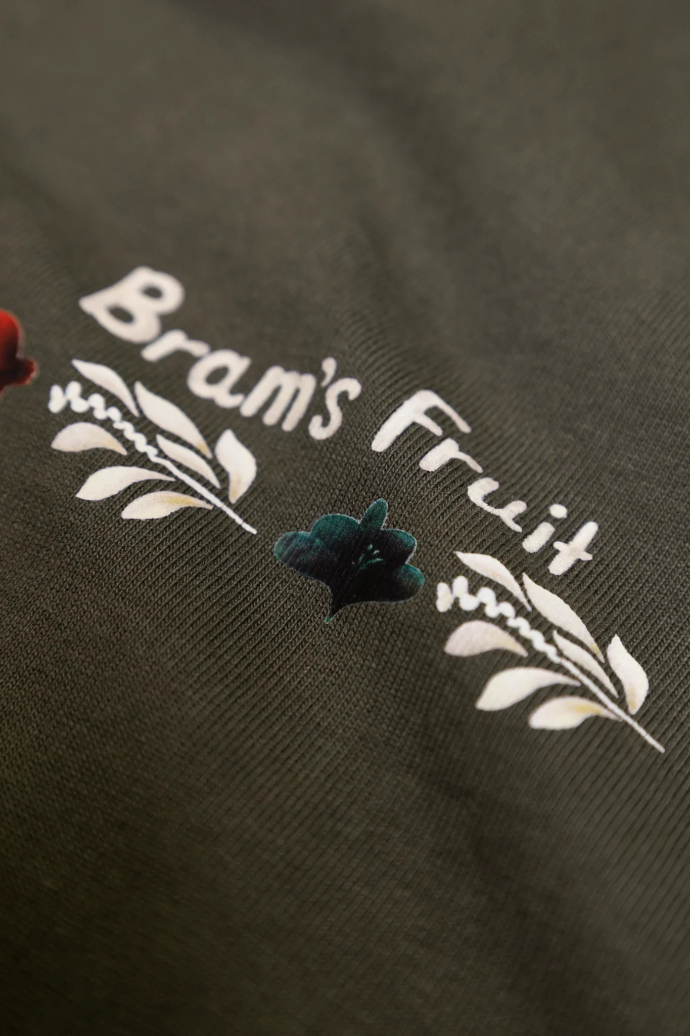 FLORA T-SHIRT - SOLID CHARCOAL BLACK
