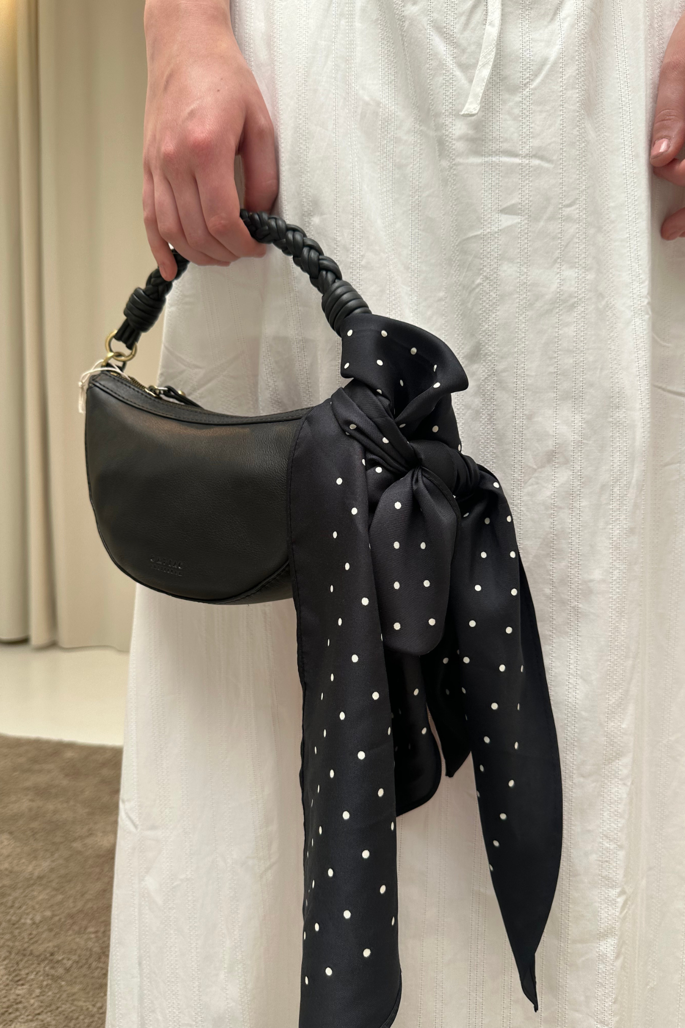 DOTTED SCARF - BLACK