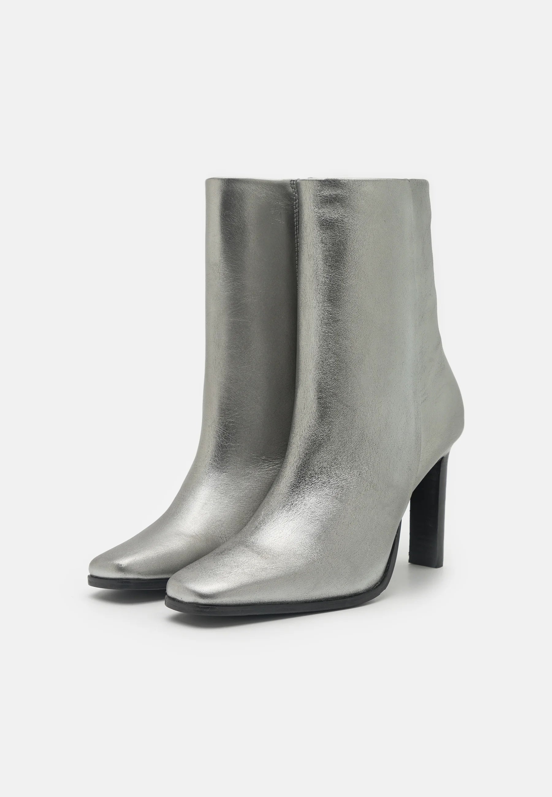 NEW ALADIN BOOTS