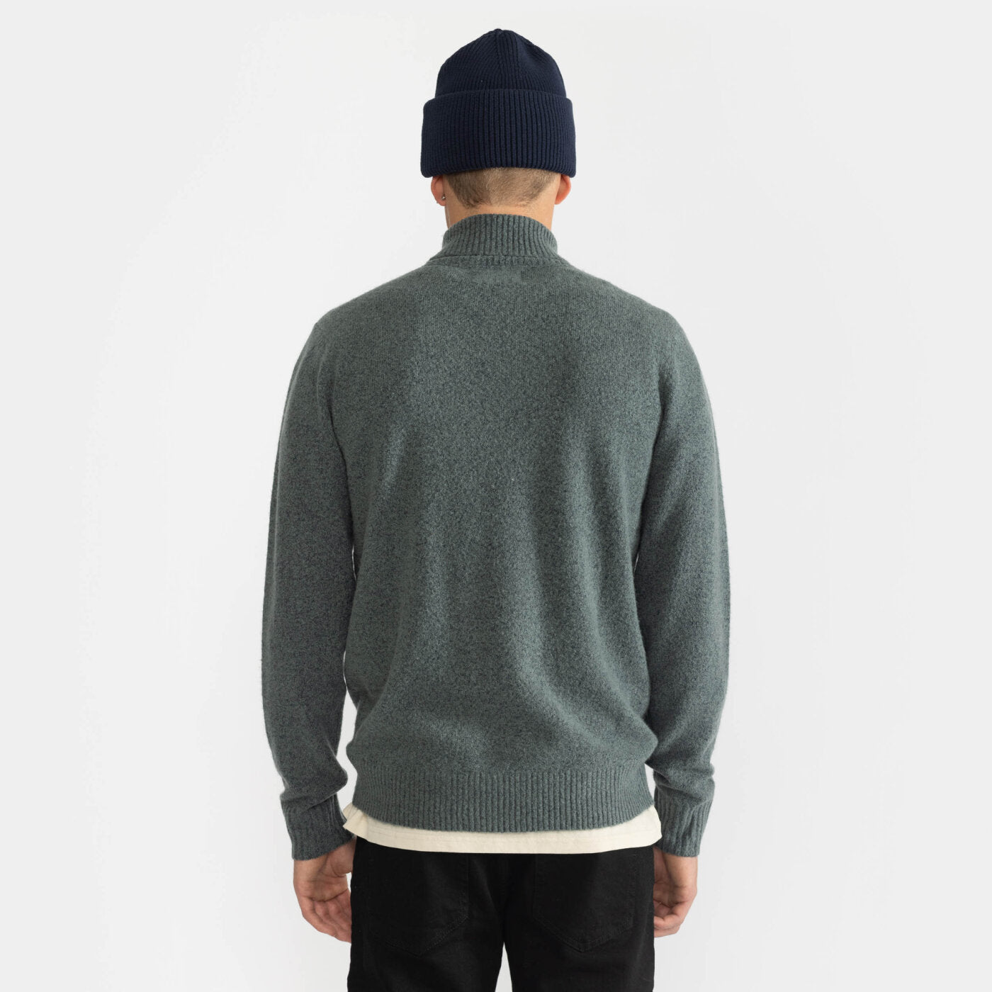 HIGH-NECK SWEATER